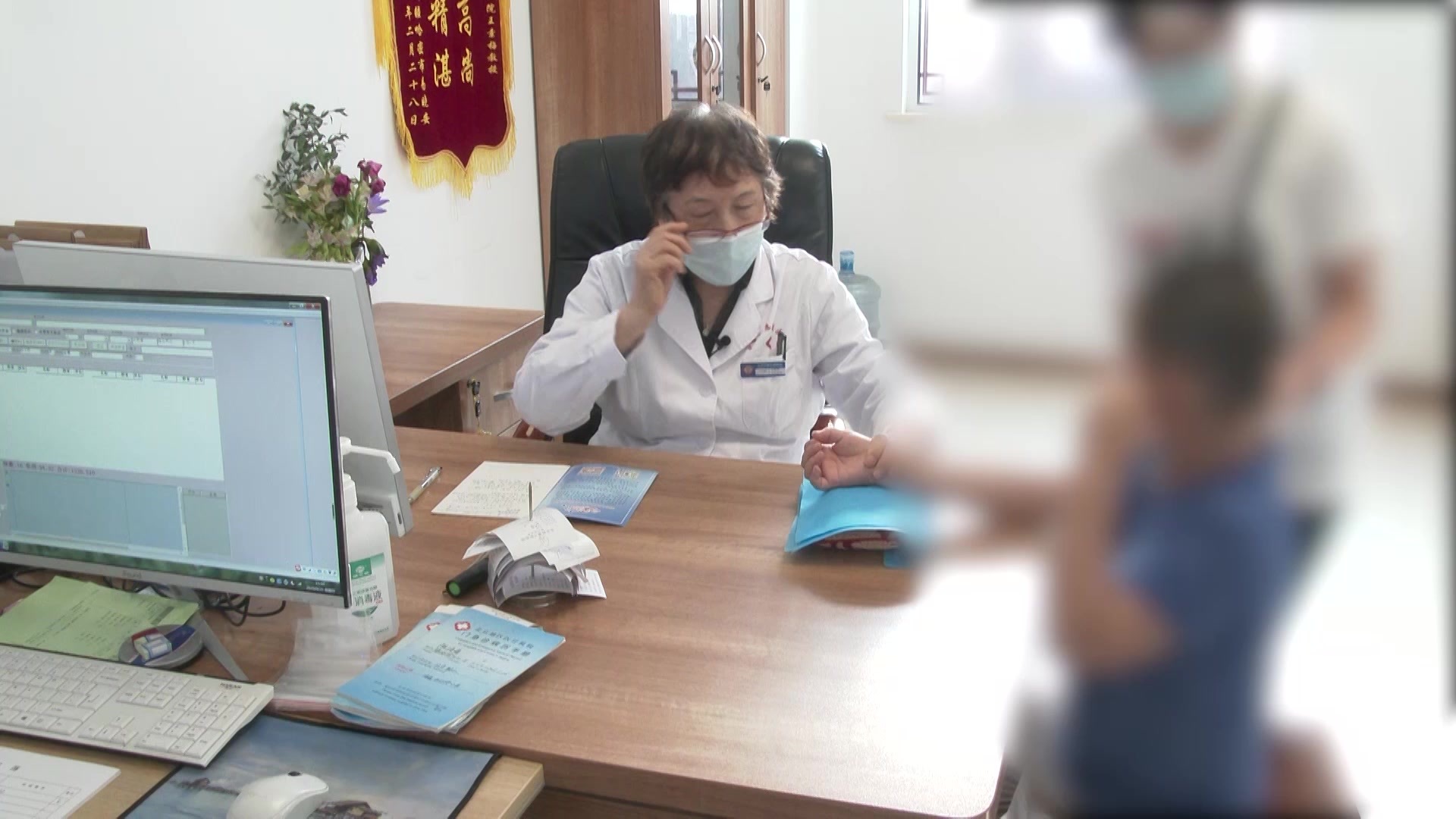 脾虚肝旺：9岁男童抽动症吭声摇头的清热利咽平肝止痉法