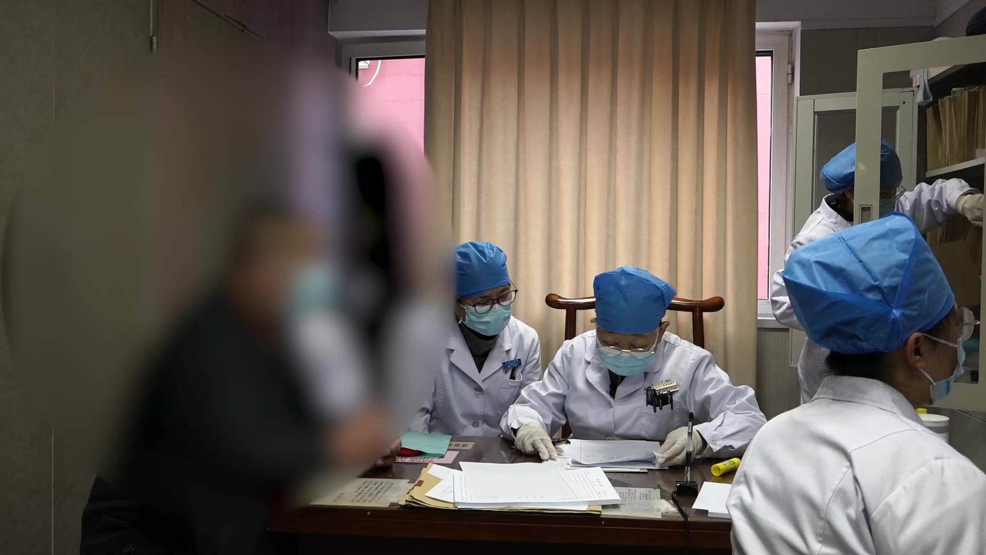 中气下陷气虚血瘀：53岁男性心功能不全气短腹胀的补气升提活血利水法