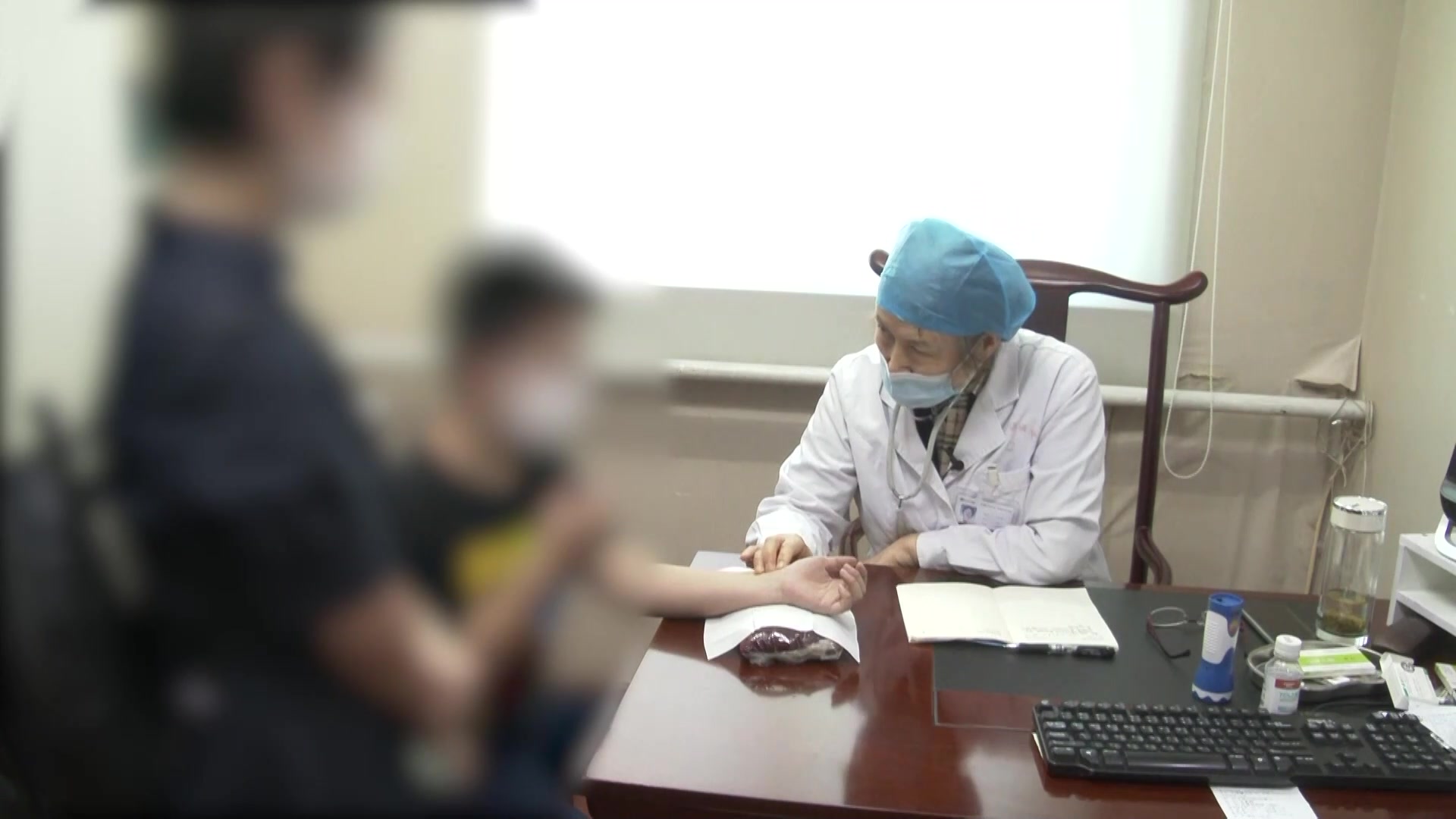 脾虚肝旺：11岁男童抽动障碍肢体抽动大减、喉中发声未止的中药加减与揿针利咽法