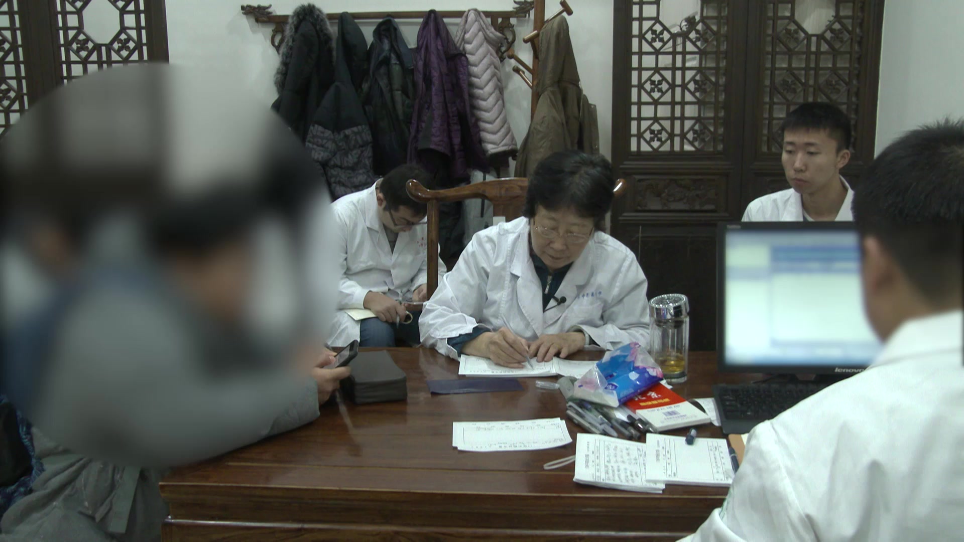 脾虚湿滞气血两虚：42岁产后女性多处不适月经不调的补气养血法