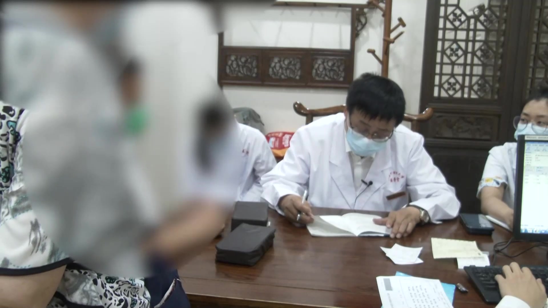 气郁痰凝耳窍不利：64岁男性链霉素后耳鸣头晕的理气化痰法