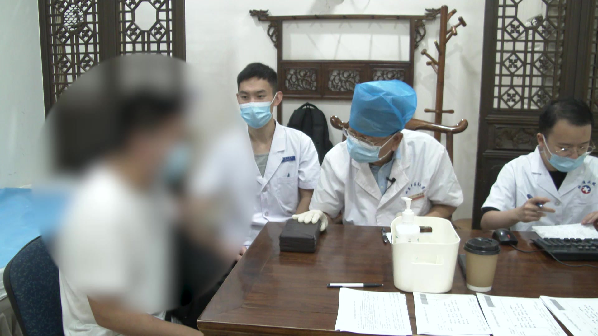 胃火偏盛：18岁郁病患者食欲亢进伴睡眠紊乱的桂枝减量调治法