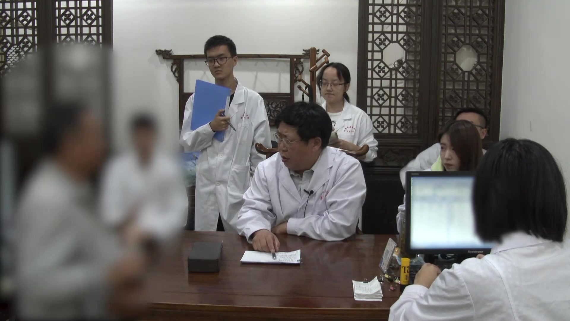 脾胃伏火兼脾虚：46岁男性唇炎反复肿痛痒的泻黄散加减治验