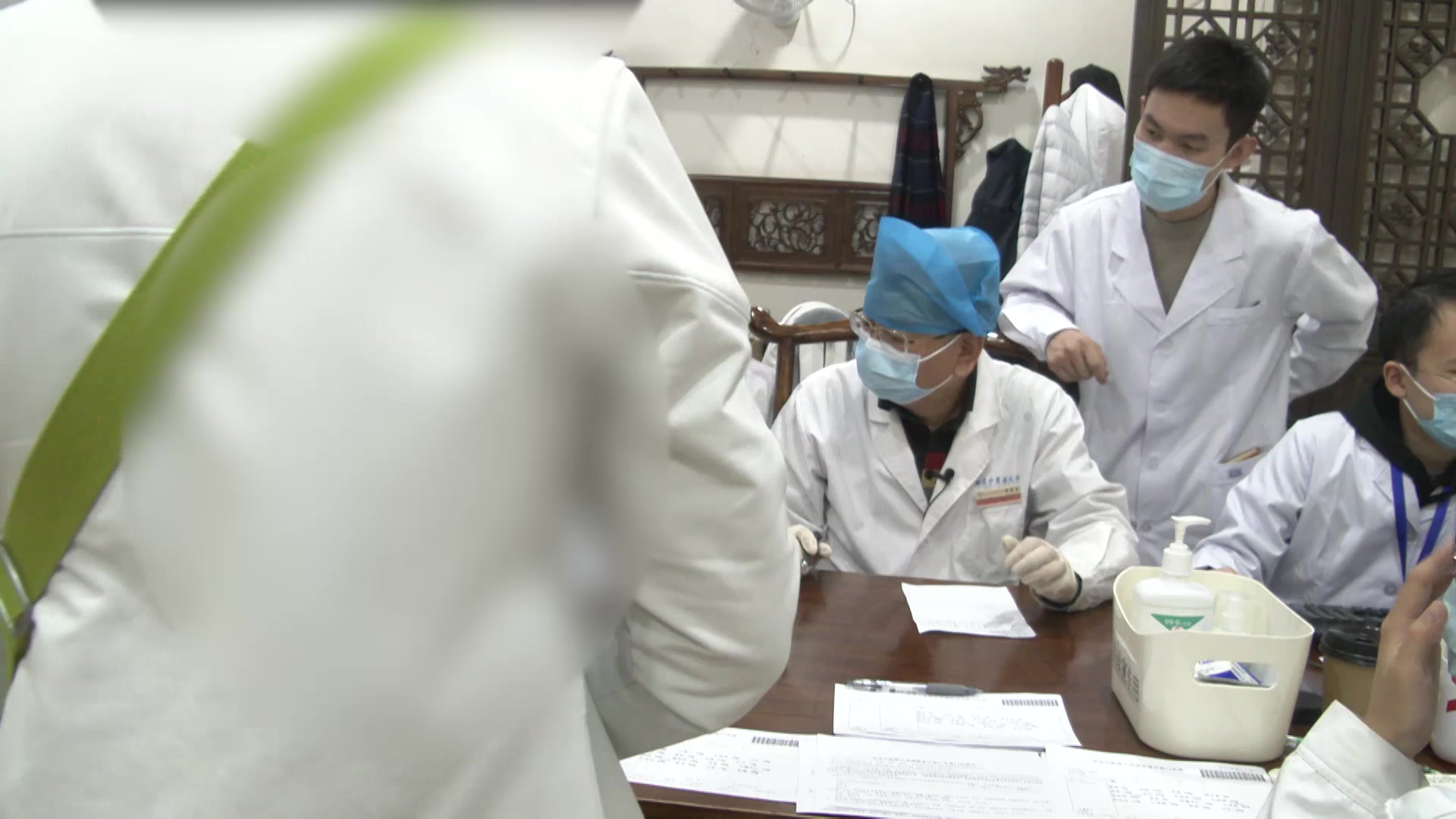 脾阳虚湿滞气郁：48岁男性腹胀脱发之附子理中合参苓白术散加减