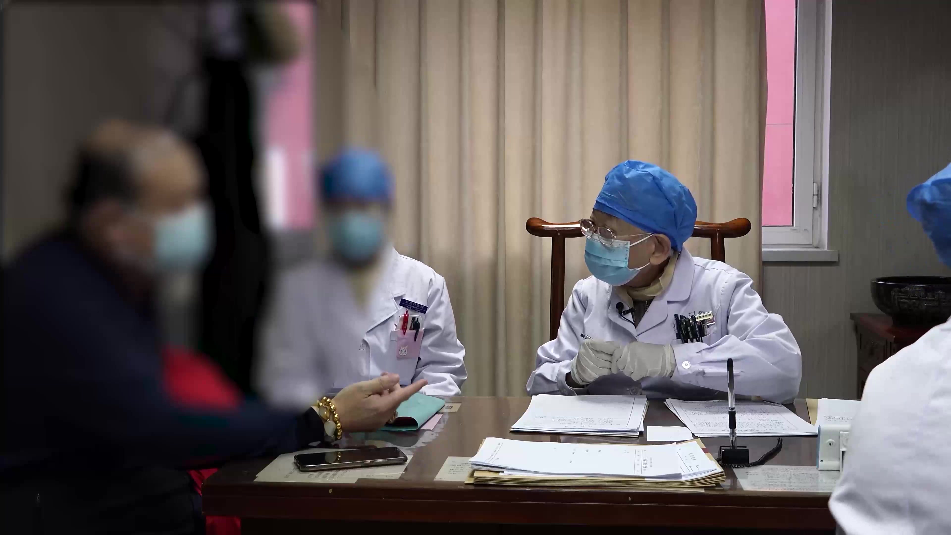 心脾两虚湿瘀阻络：52岁男性支架术后心慌胃痛伴失眠的益气活血安神法