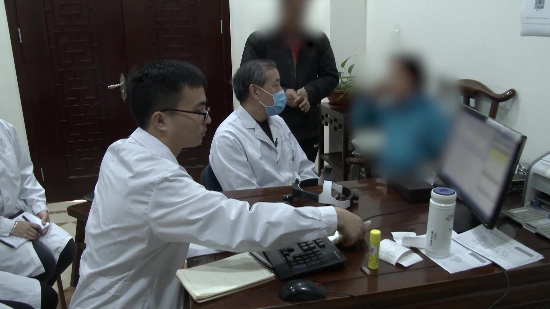 肝郁化火上扰清窍：59岁女性生气后耳聋耳鸣1年余的丹栀逍遥散治疗
