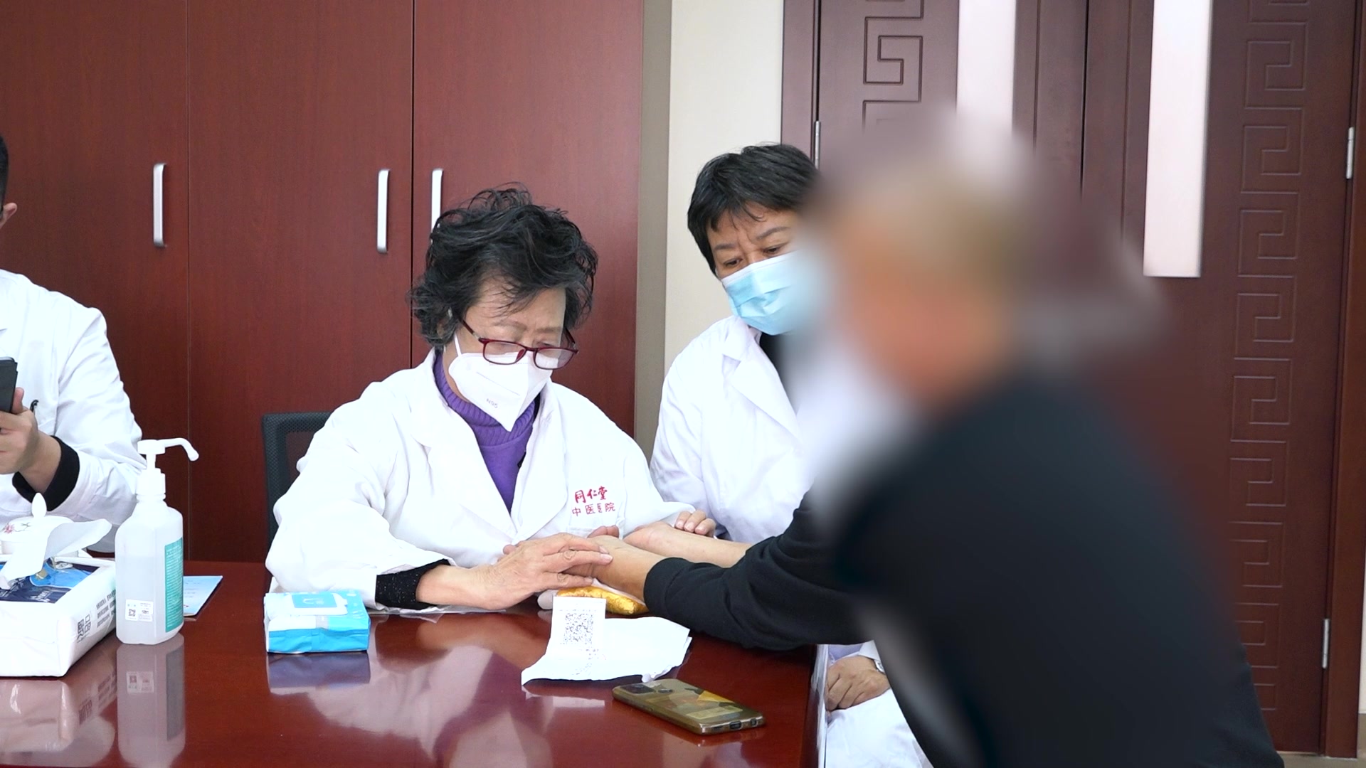 风寒束表阴虚内热：51岁糖尿病肾病全身疼痛心慌的疏风养阴法