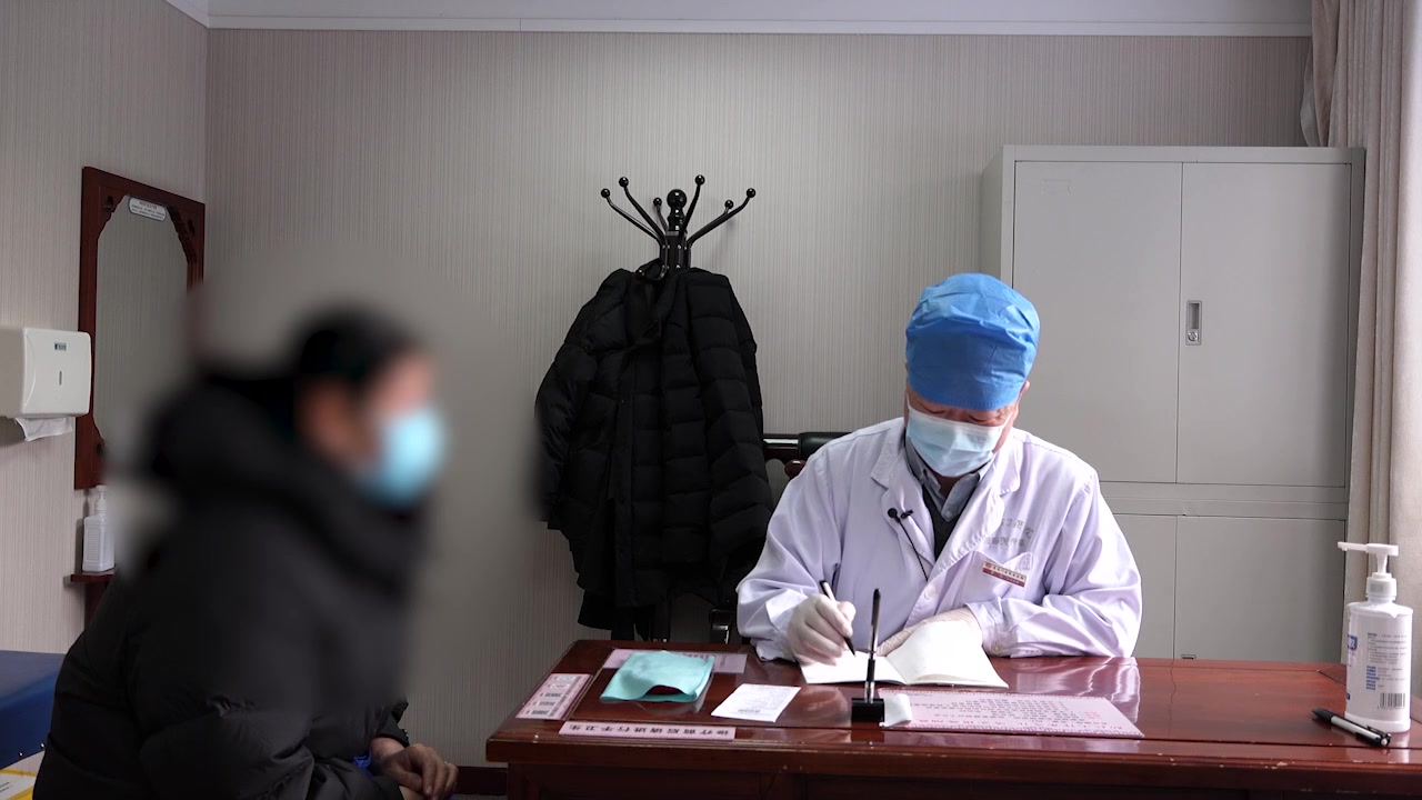 胃癌术后：36岁女性睡眠易醒、大便不尽的情志疏导与饮食调护