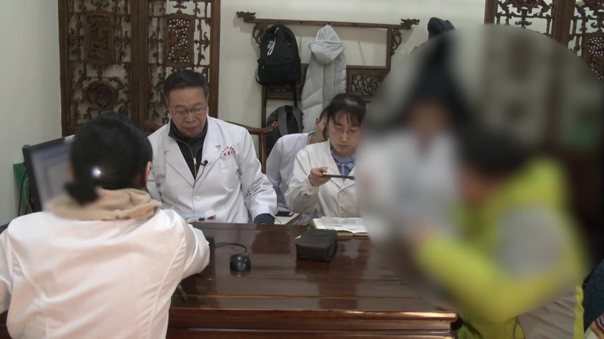 瘀血内阻冲任不固：41岁女性肾炎腰痛伴月经过多的活血调经法