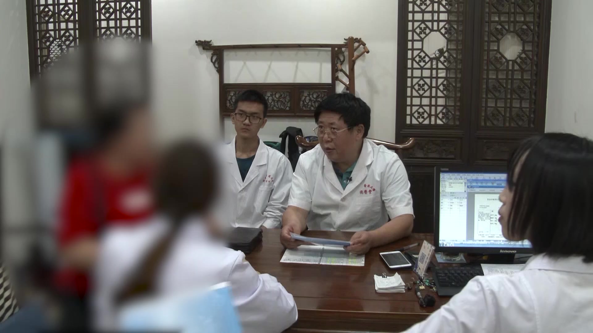脾胃不和证脾虚湿阻：60岁女性反酸20余年胃痞便溏的健脾行气化湿法