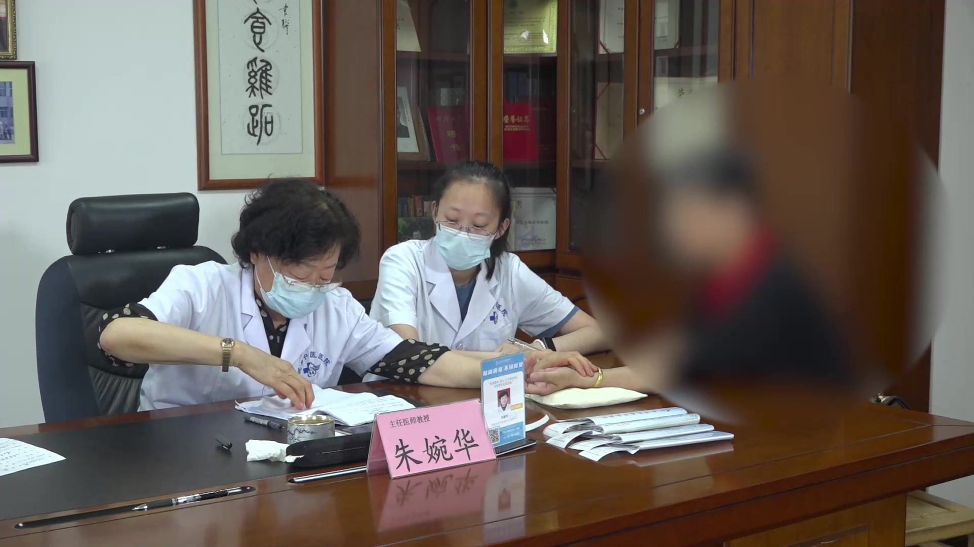 肺卫气虚证：60岁白血病女性阵发性干咳的辨证决策与住院管理