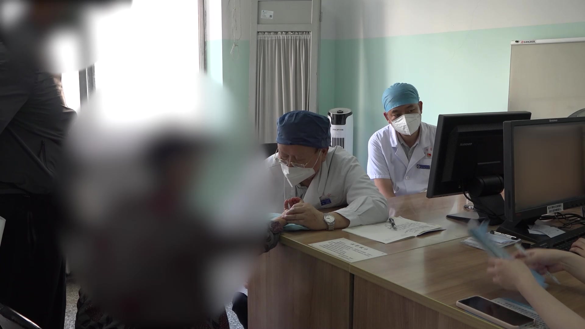 胃火上炎心脾积热：44岁男性复发性口疮咽痛的清胃泻火健脾祛湿法