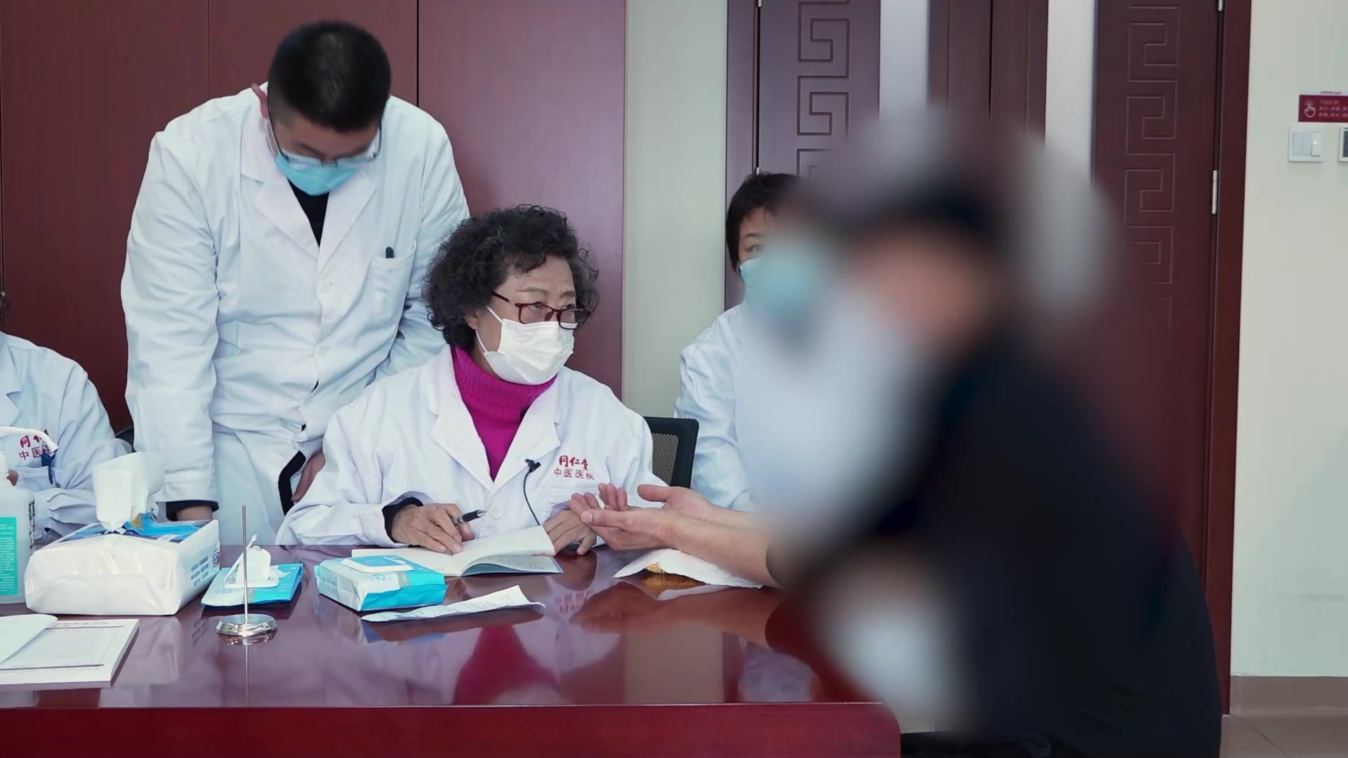 阴虚肠燥肝郁化热：59岁男性糖尿病结肠癌术后便秘口苦的滋肾疏肝法