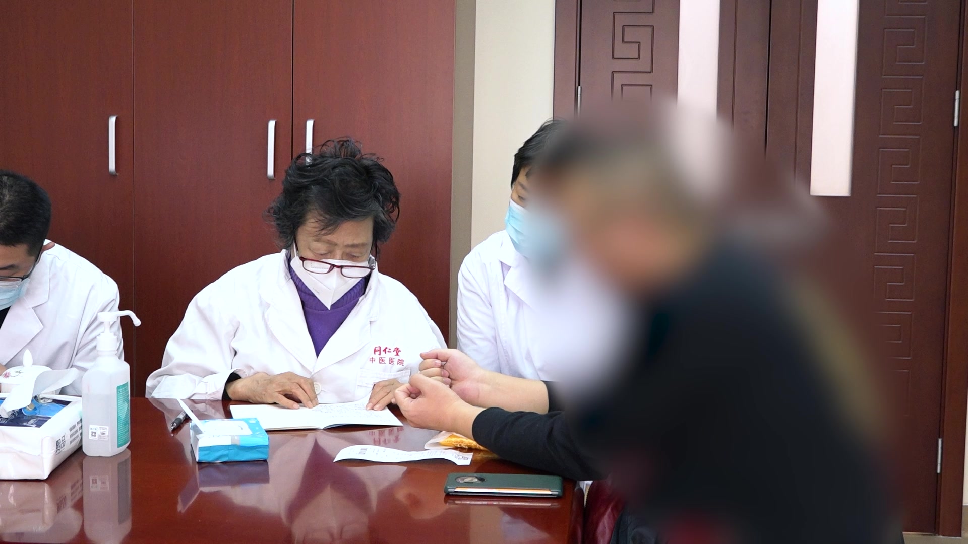 肝郁血热伤阴：42岁男性甲状腺结节肝纤维化口干眼干的疏肝养阴法
