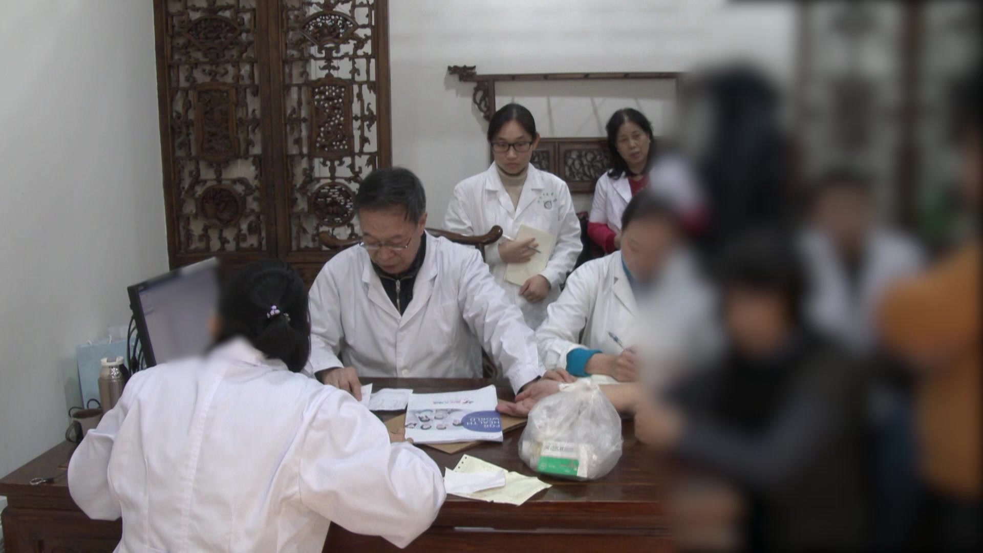 脾虚湿盛心神不宁：63岁肾衰肌酐下降后失眠便溏的涩肠安神调治