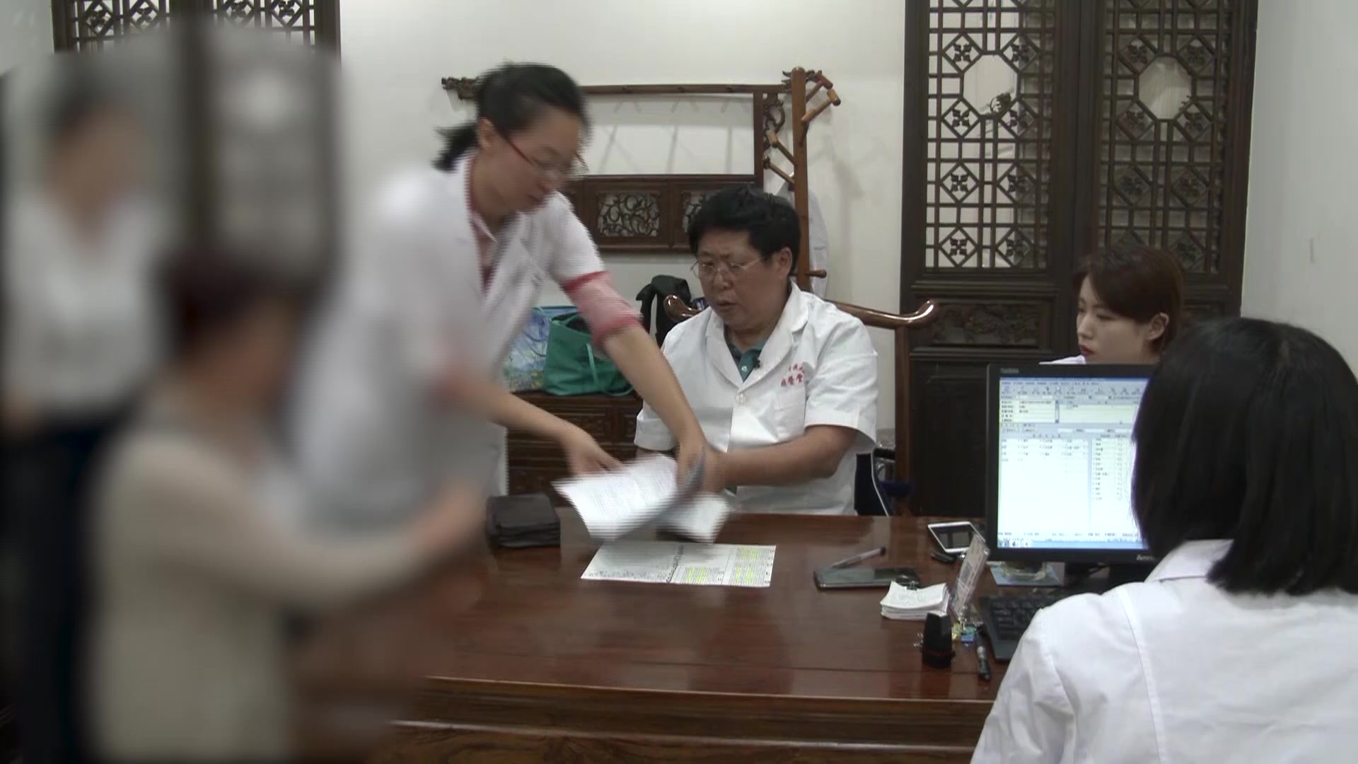 营卫不和清窍失养：49岁女性背部烘汗嗅觉丧失的柴胡桂枝汤加减治验