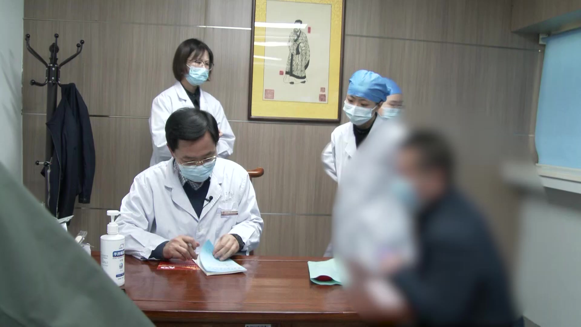 肝肾阴虚湿热内蕴：42岁IgA肾病身痛脱发失眠的减激素清利调治