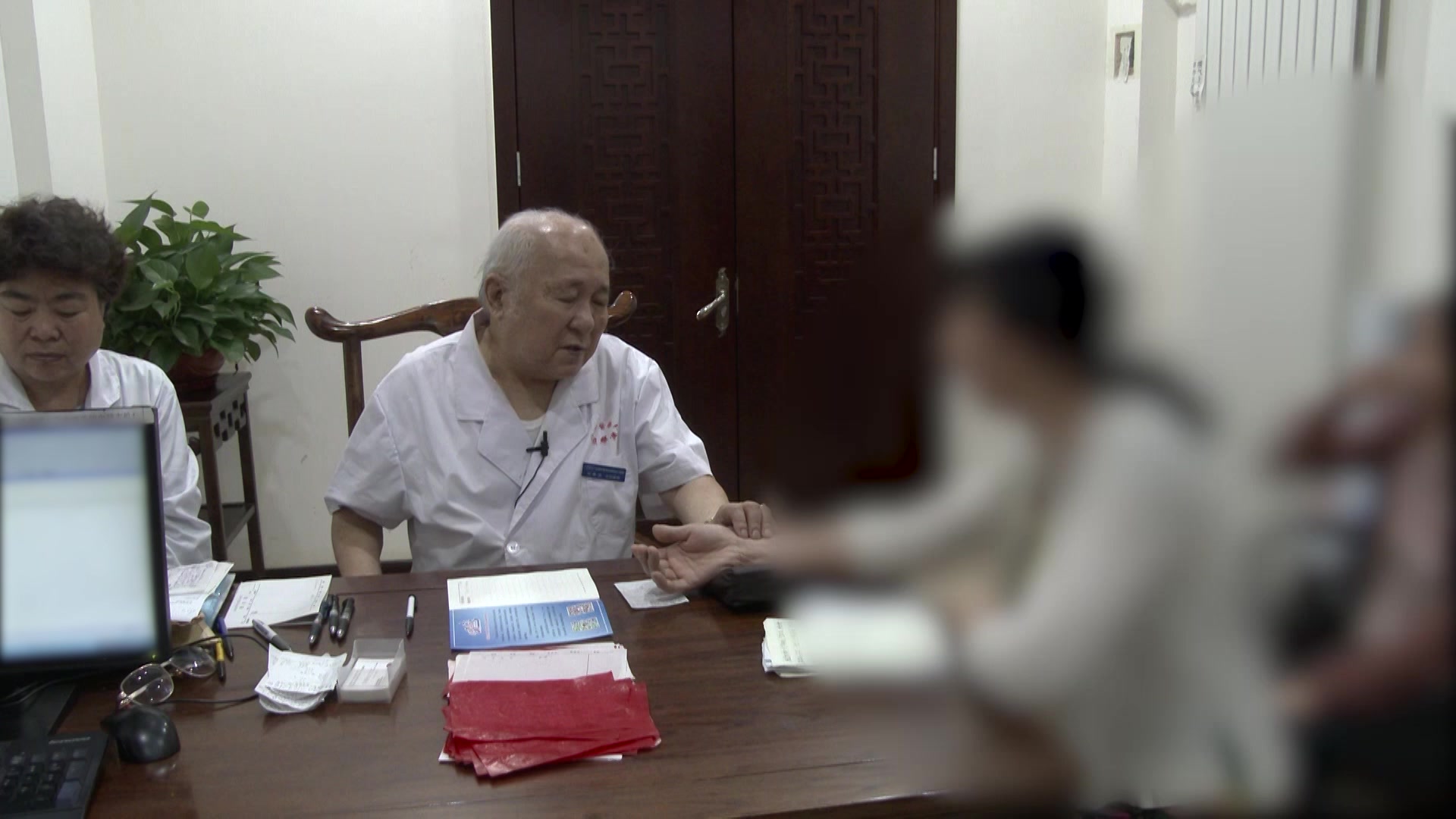 脾肾阳虚滑脱不禁：47岁女性肠易激综合征泄泻十余年的温涩升阳法