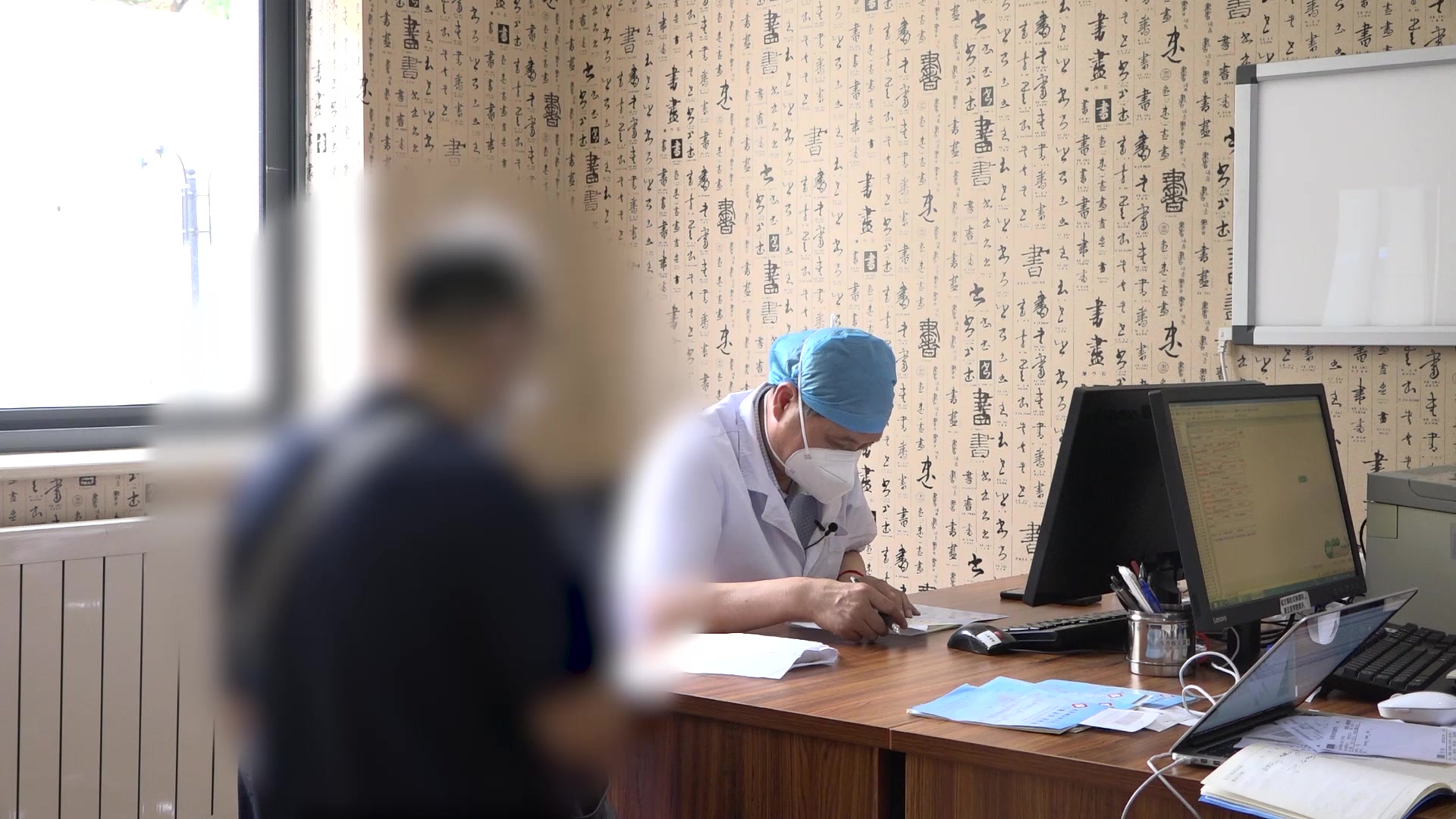 脾阳不足湿热瘀阻：48岁男性溃结复诊大便不成形矢气臭秽之温清并用法
