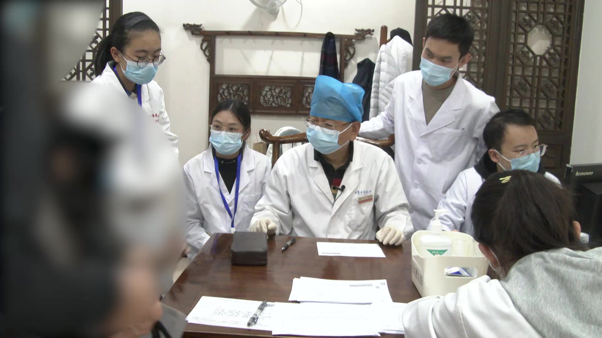 阴虚血热肝郁扰心：63岁红斑狼疮患者彻夜不眠身痛之凉血安神通络法