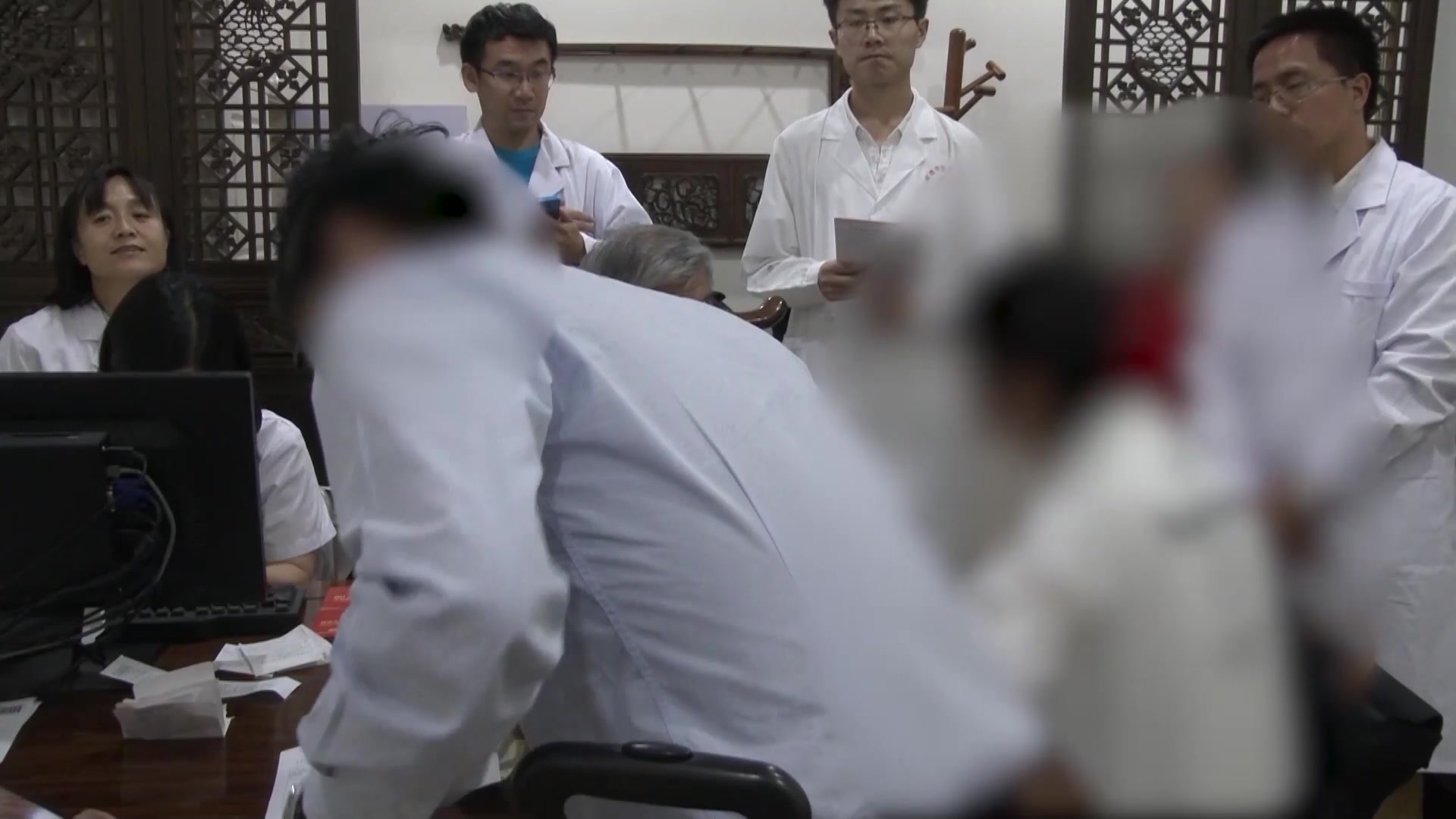 痰热蕴肺肺气不降：39岁女性干咳2月伴大便不畅的清热化痰通腑法