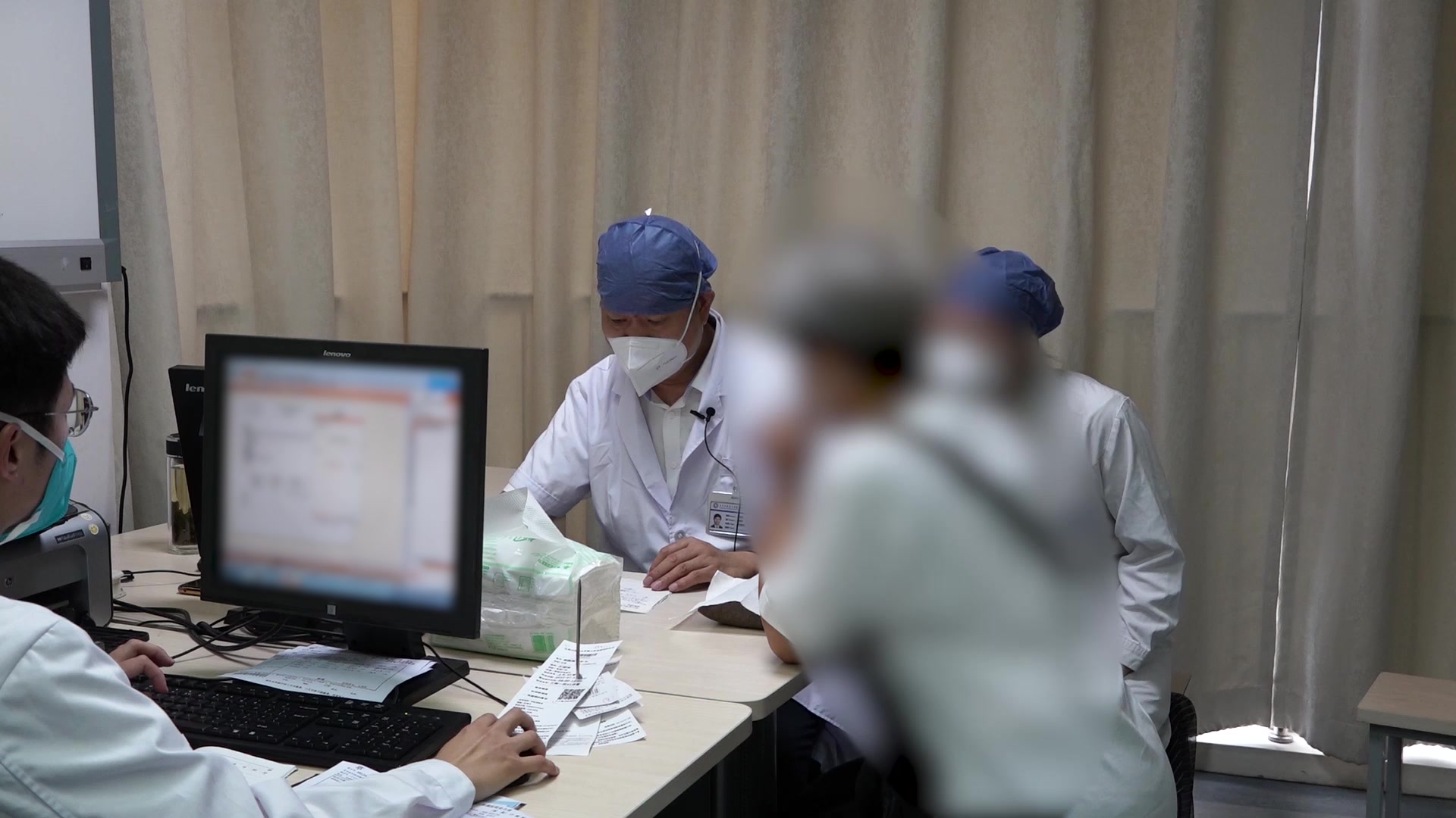 气阴两虚痰热内扰：48岁女性咳血肺真菌感染的扶正清热化痰法