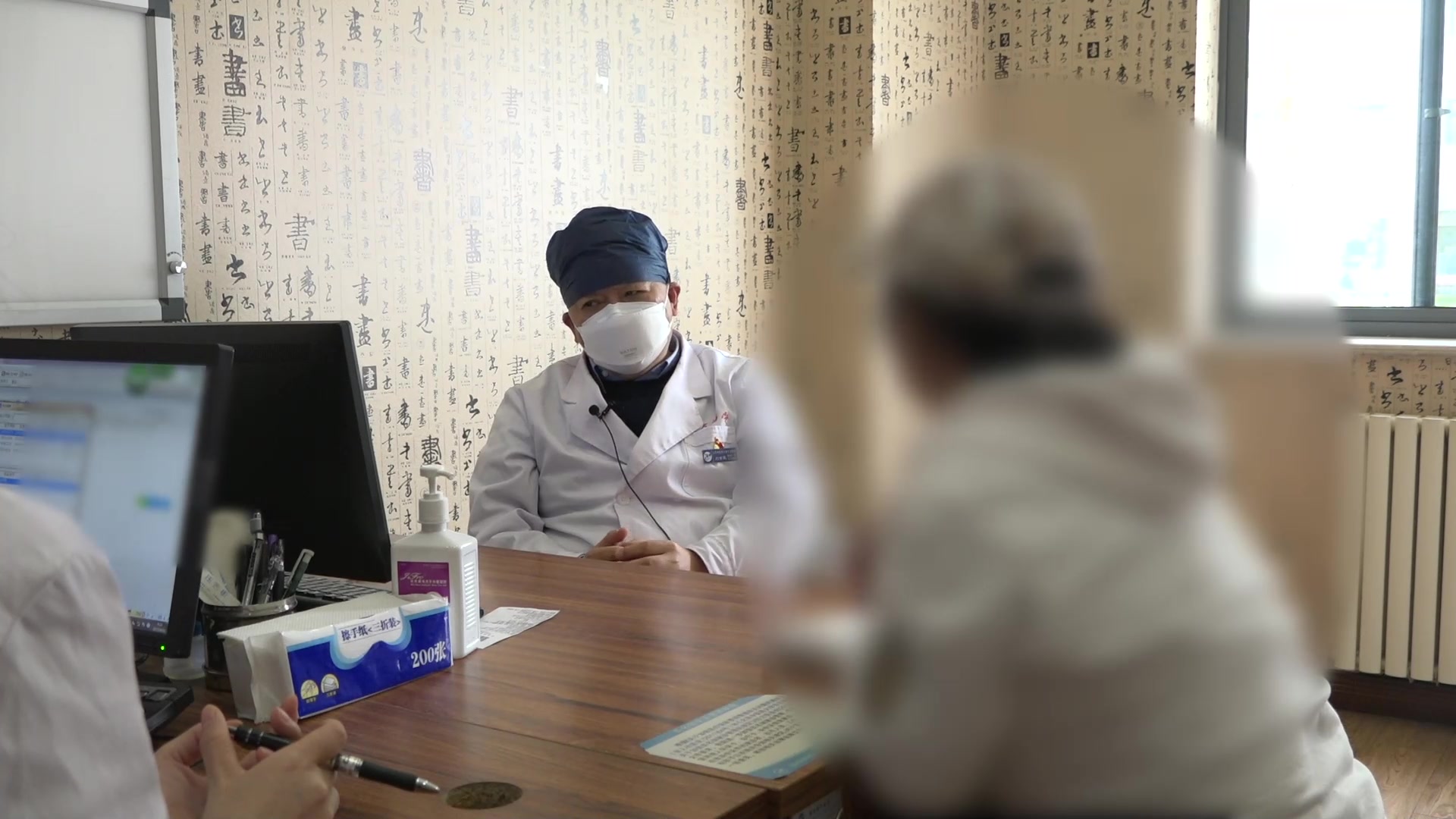 痰气郁滞心肝火旺：68岁女性顽固头痛失眠伴高血压的理气化痰平肝法