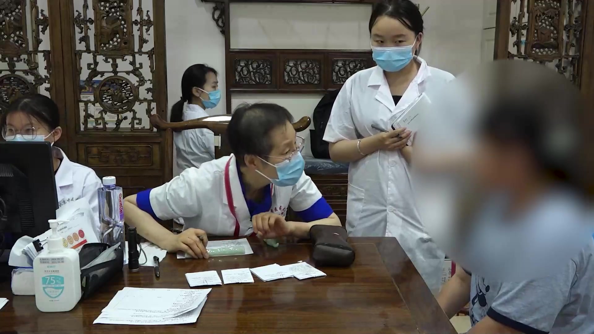 肝火旺盛：10岁女童白癜风复发的清肝泻火法