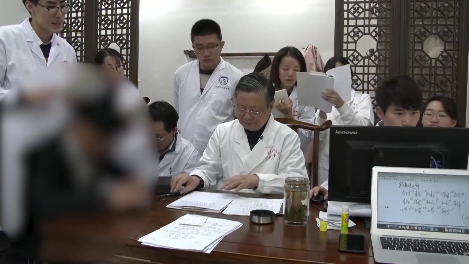 湿热内蕴证：26岁男性痤疮伴口腔溃疡痰多的清热化湿散结调治