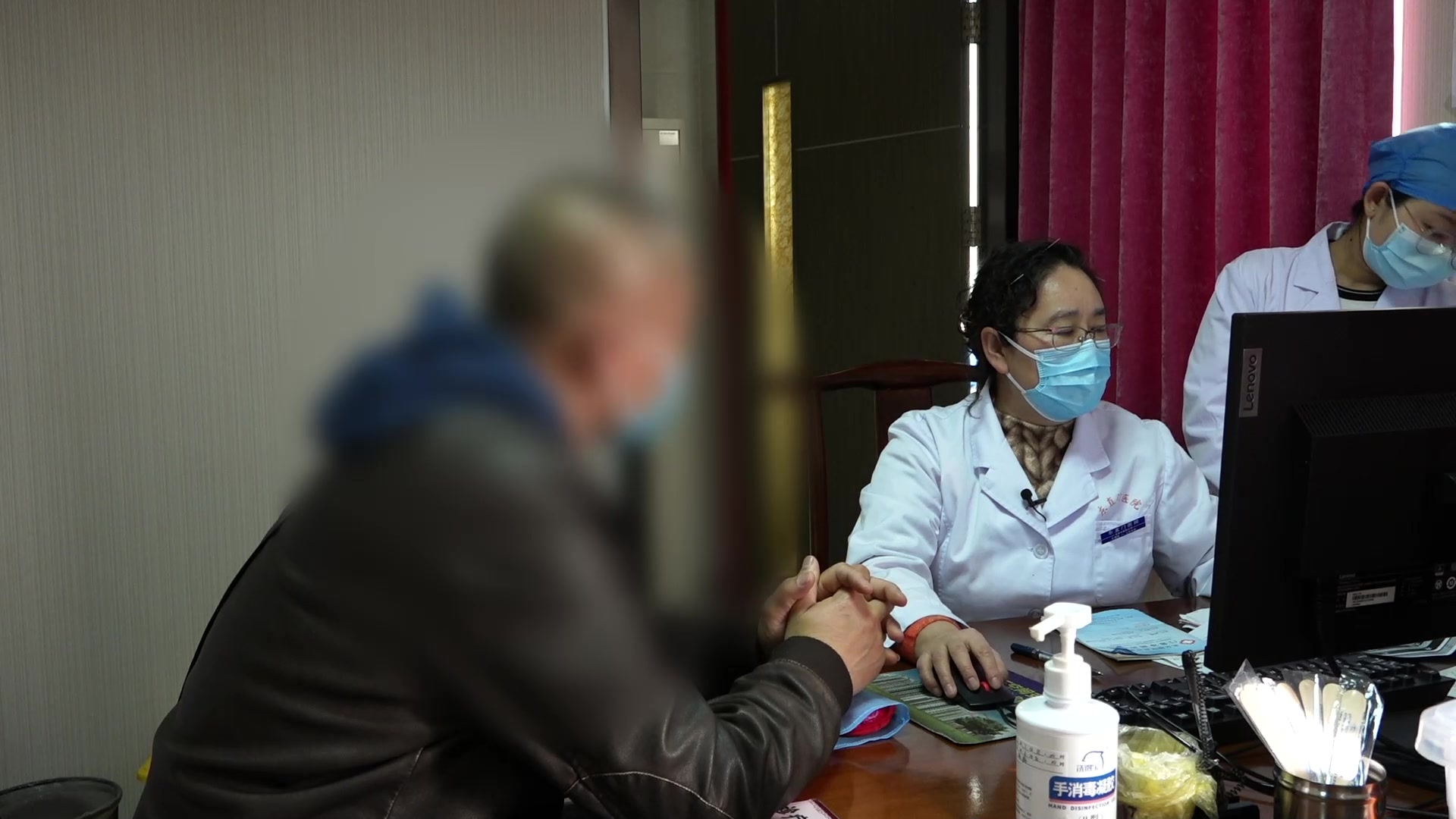 寒湿内蕴，郁而化热：58岁男性代谢综合征血糖偏高鼻疖的减药与汗法调理
