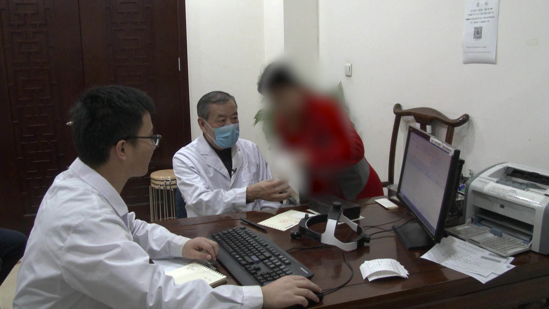 气阴两虚喉窍不利：54岁教师声哑月余的益气疏肝利咽法