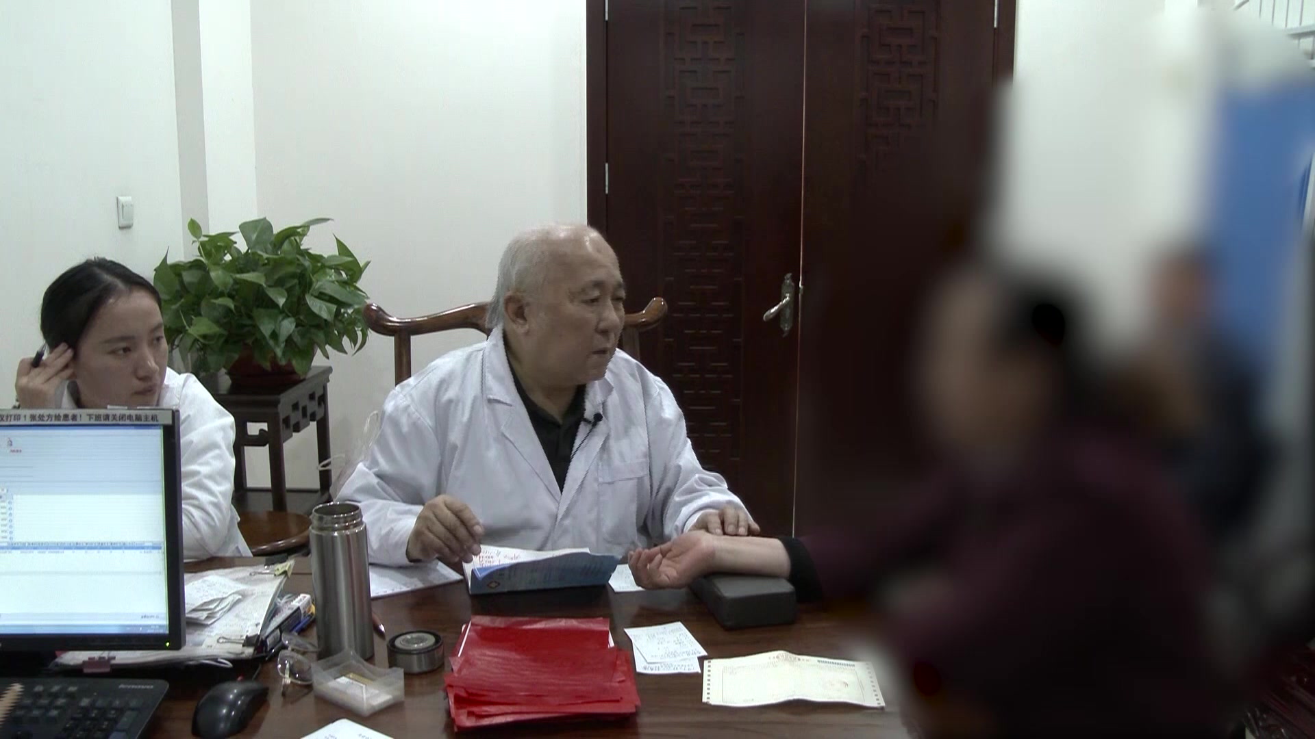 肝郁脾虚气机壅滞：53岁女性胃痞腹胀背痛的通降法调治
