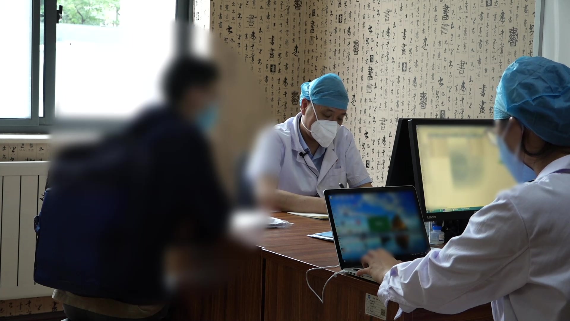 脾阳不足湿热瘀阻：27岁男性溃结患者换药后失眠的调方安神法