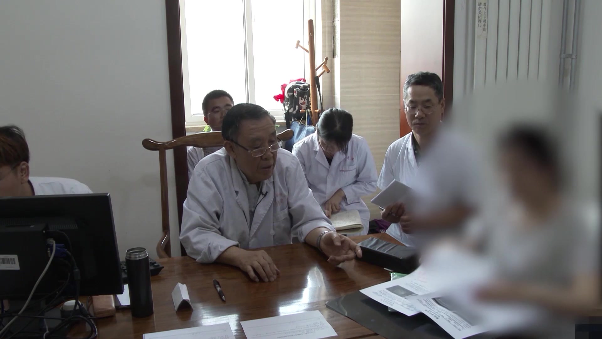 肝郁脾虚痰浊瘀阻：50岁女性乳房肿物疼痛的疏肝化痰散结法