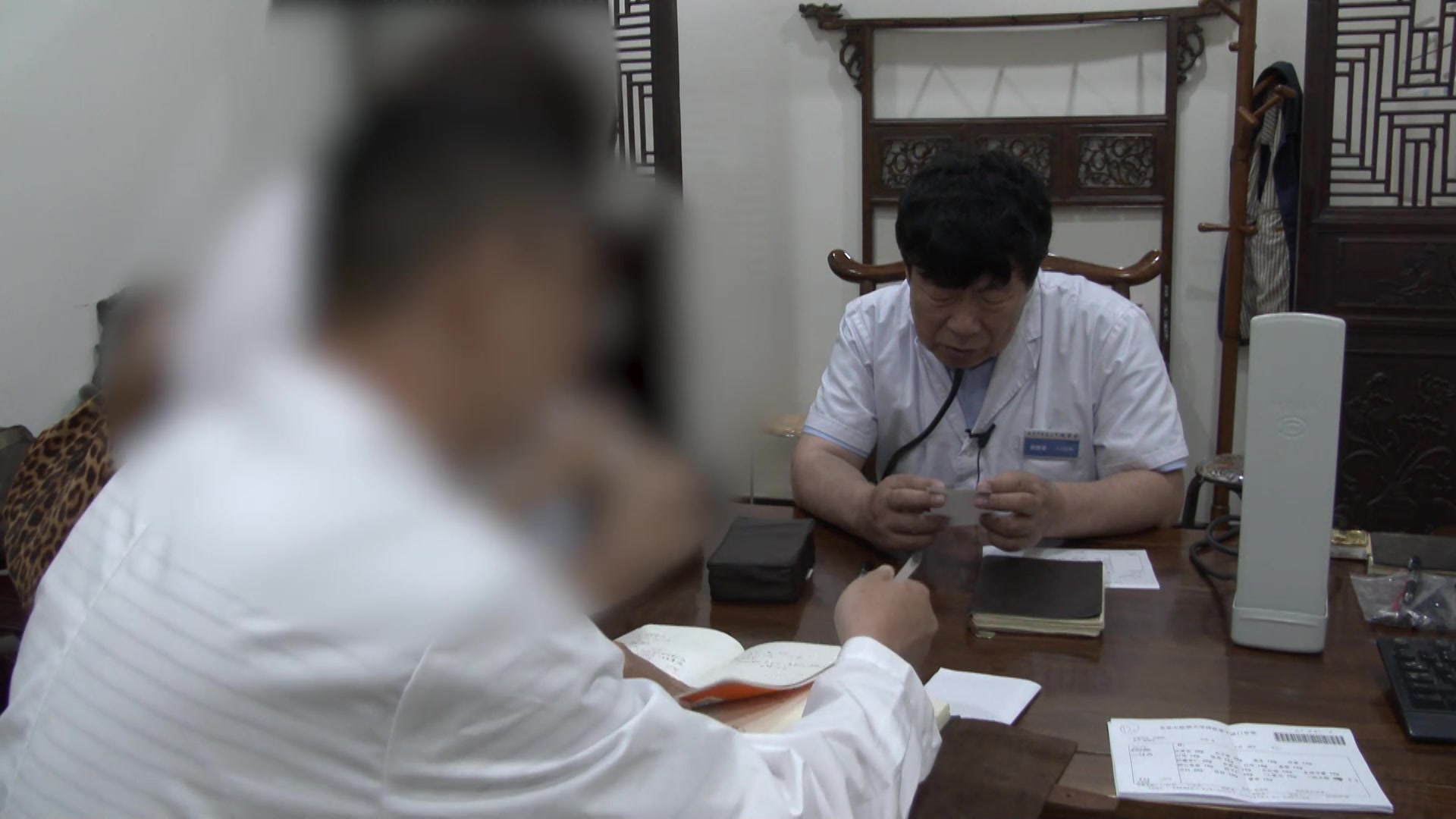 心气不足胸阳不振：60岁女性遇冷胸臂堵闷之生脉散加麻黄法