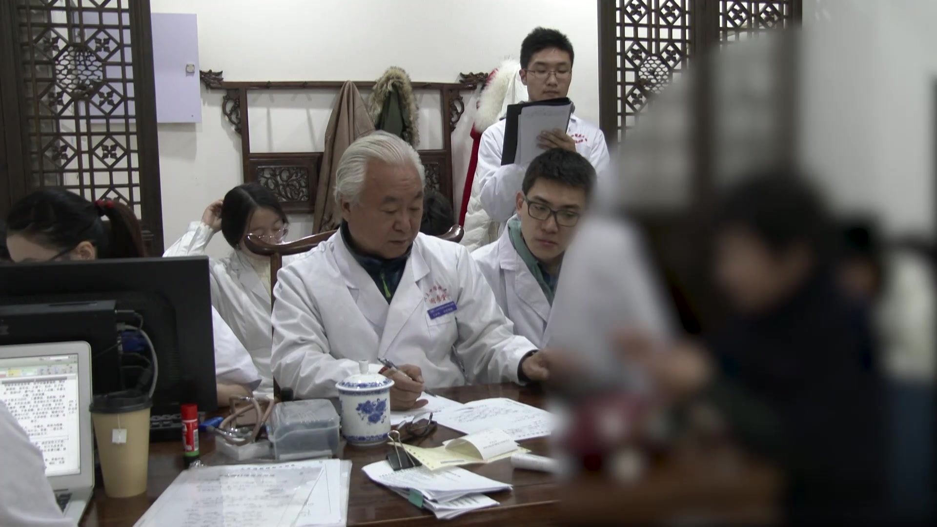 营卫不和脾虚痰湿：62岁女性汗出怕冷好转后乏力纳差的随证调方