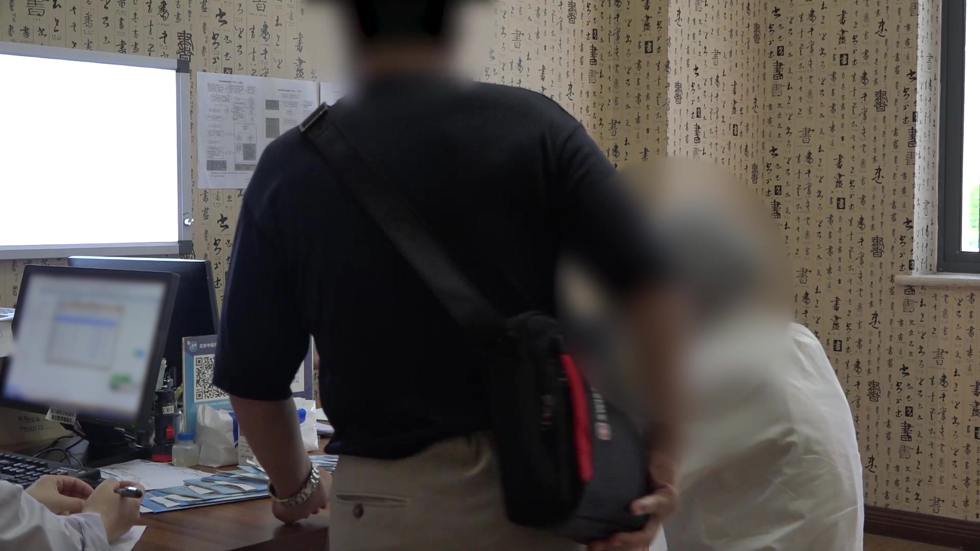 痰瘀互结湿浊内停：94岁膀胱癌术后舌苔滑腻之随证转方