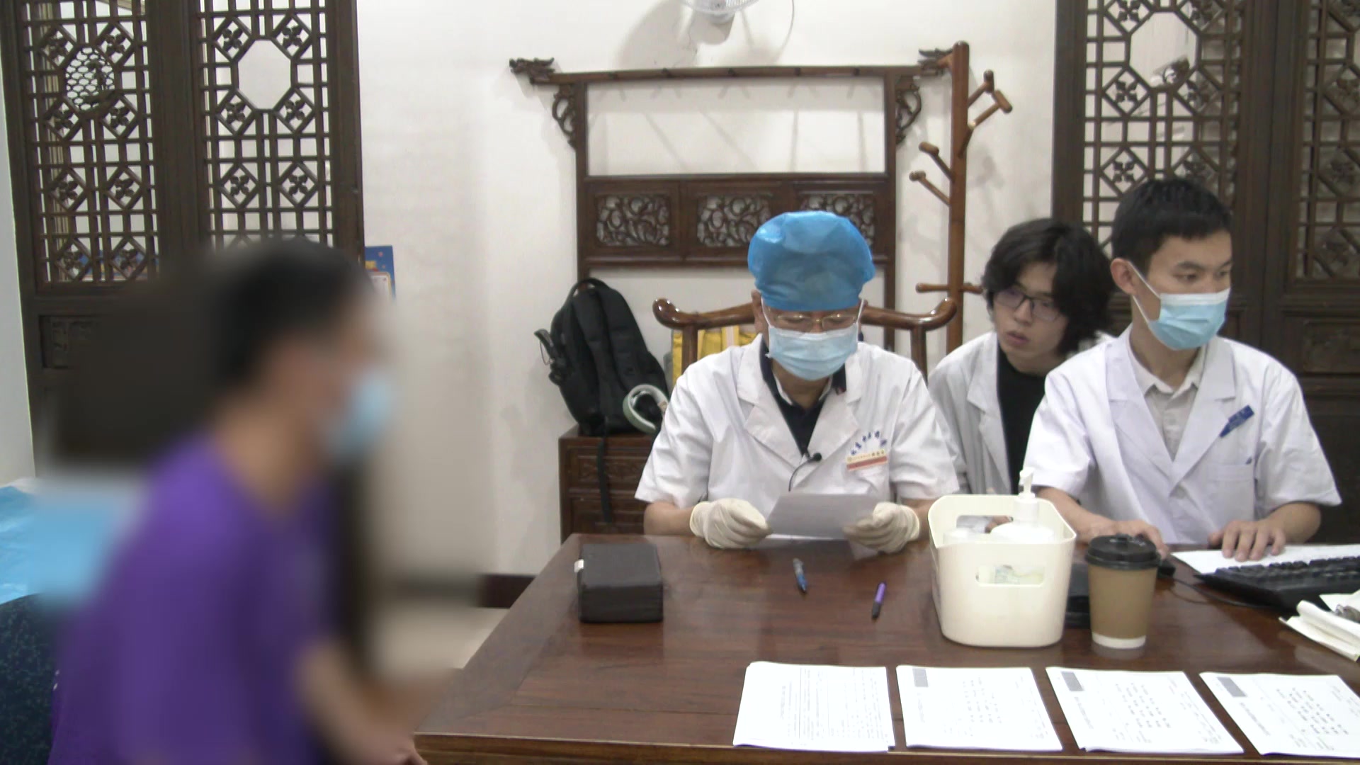 脾虚湿盛、痰扰心神：38岁男性失眠1年余的交通心肾理气和胃法