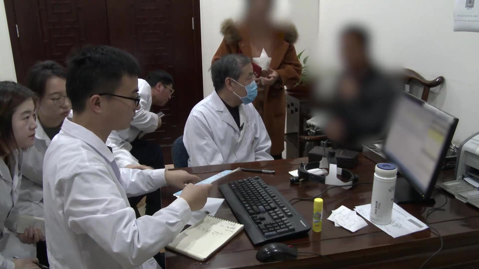 脾虚痰凝气机不利：60岁声带息肉复发患者的健脾化痰散结法