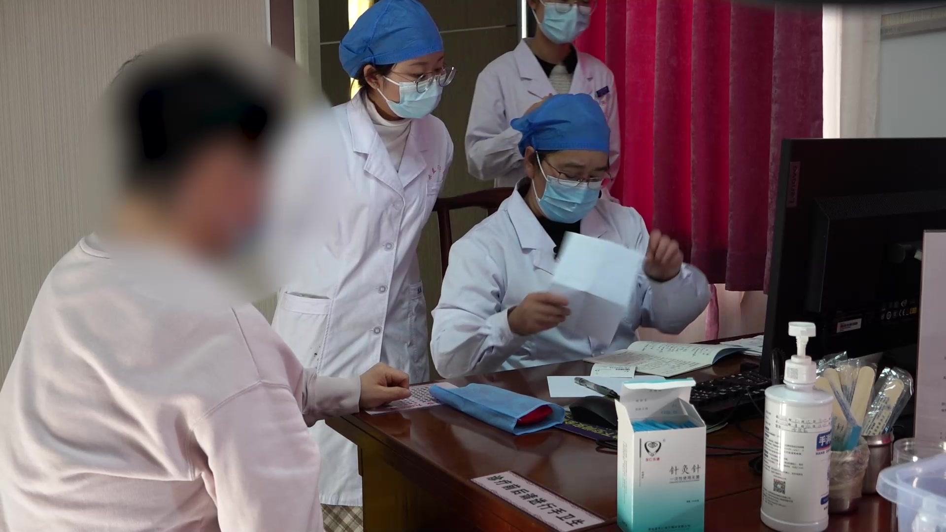 肝火旺盛脾肾亏虚：44岁女性糖尿病肾病伴面疹的针药调治