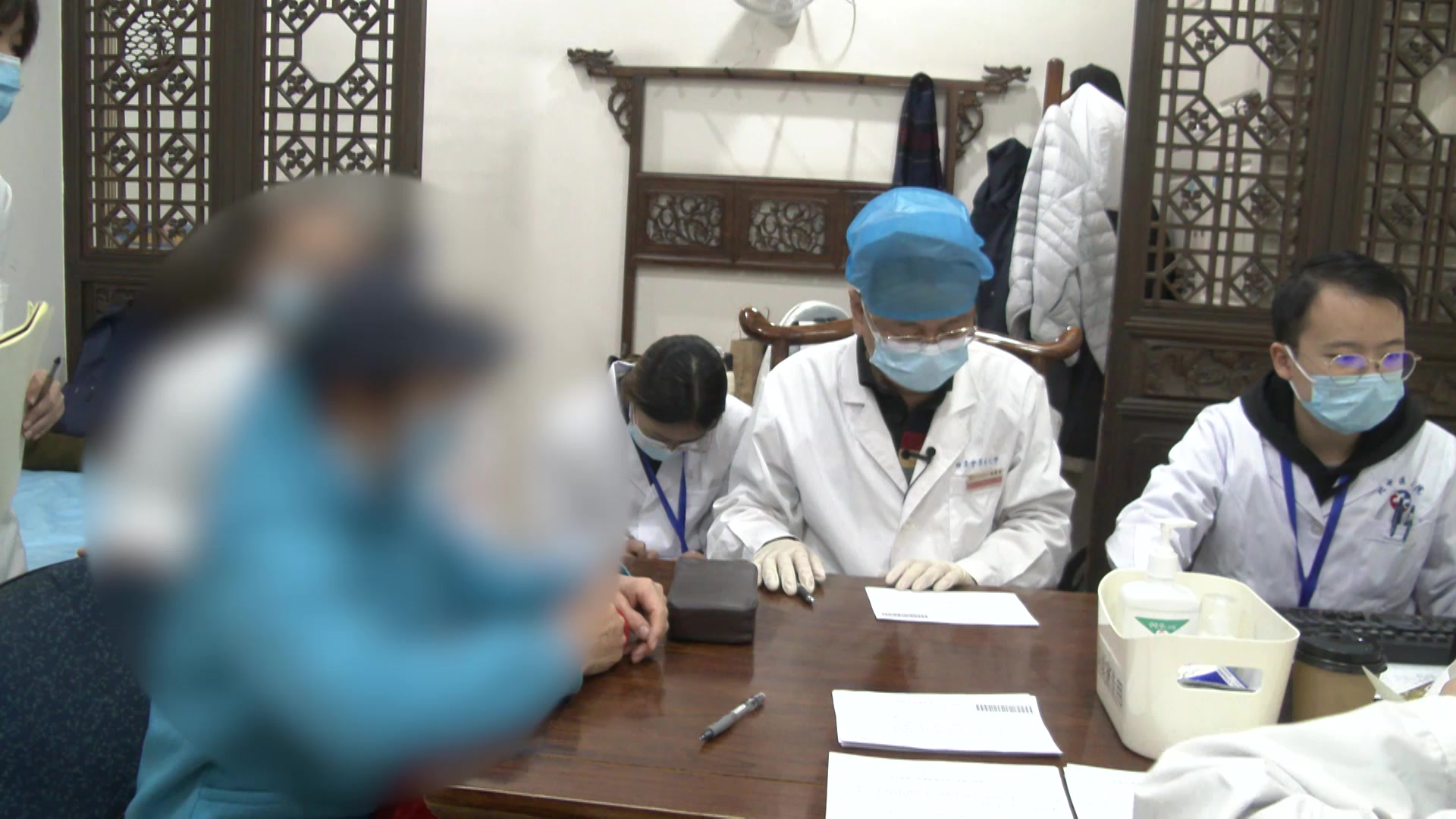 脾虚气陷、痰瘀内阻：65岁女性体重骤降伴腹部包块的健脾升阳散结法