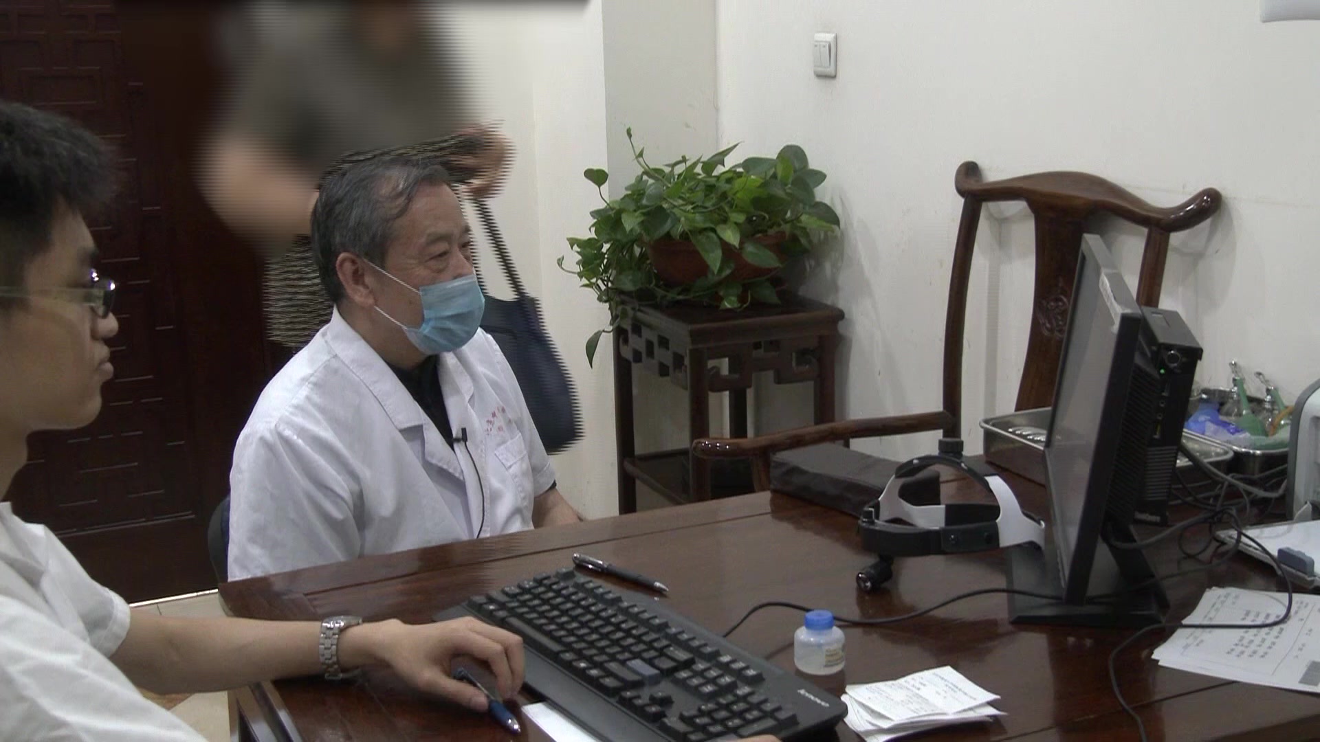 肝郁化火：49岁女性耳鸣焦虑失眠伴便秘的清肝通腑法