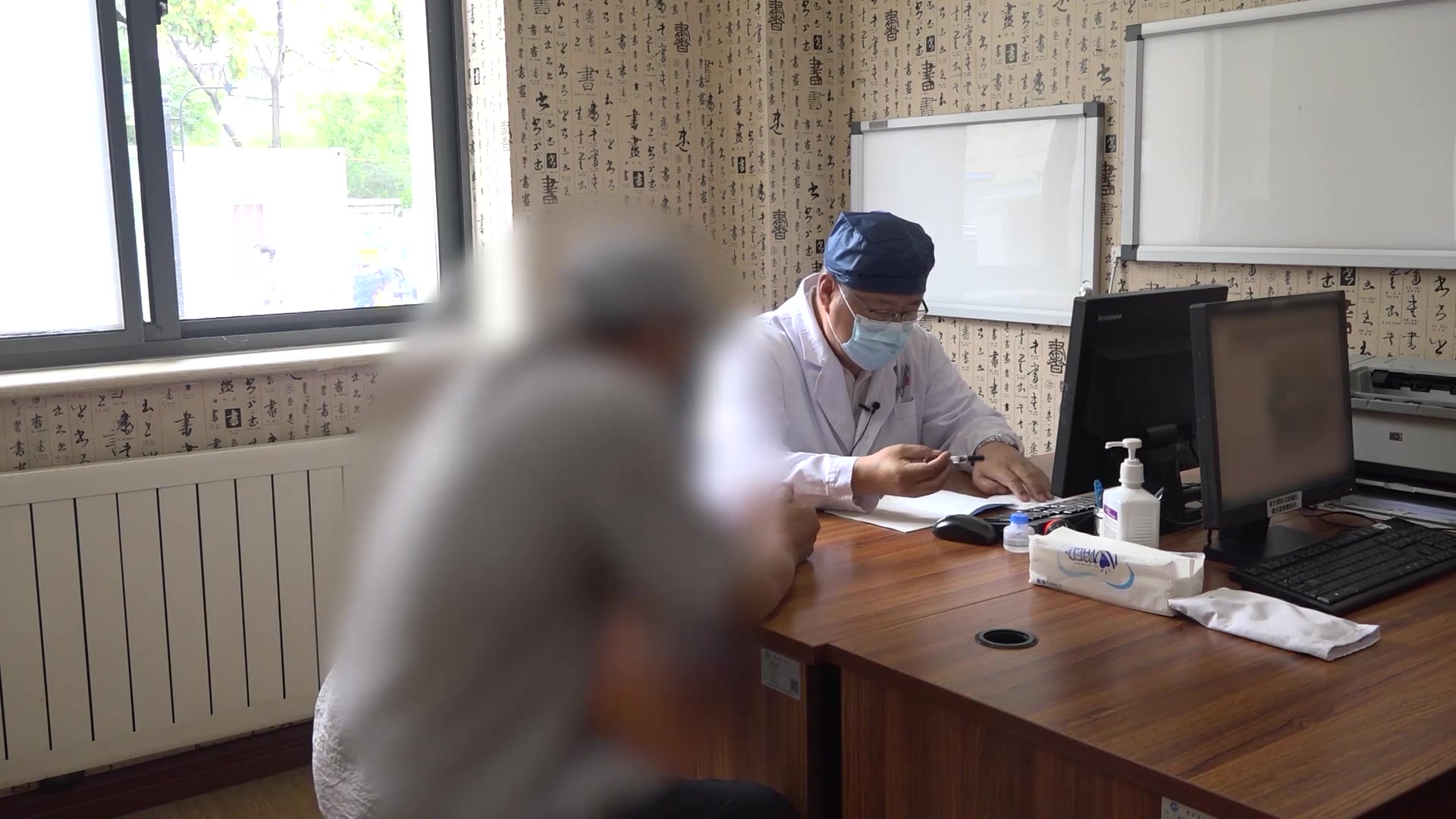 寒湿内蕴肠络瘀滞：64岁男溃疡性结肠炎腹泻腹胀伴肛门坠胀的温化寒湿法