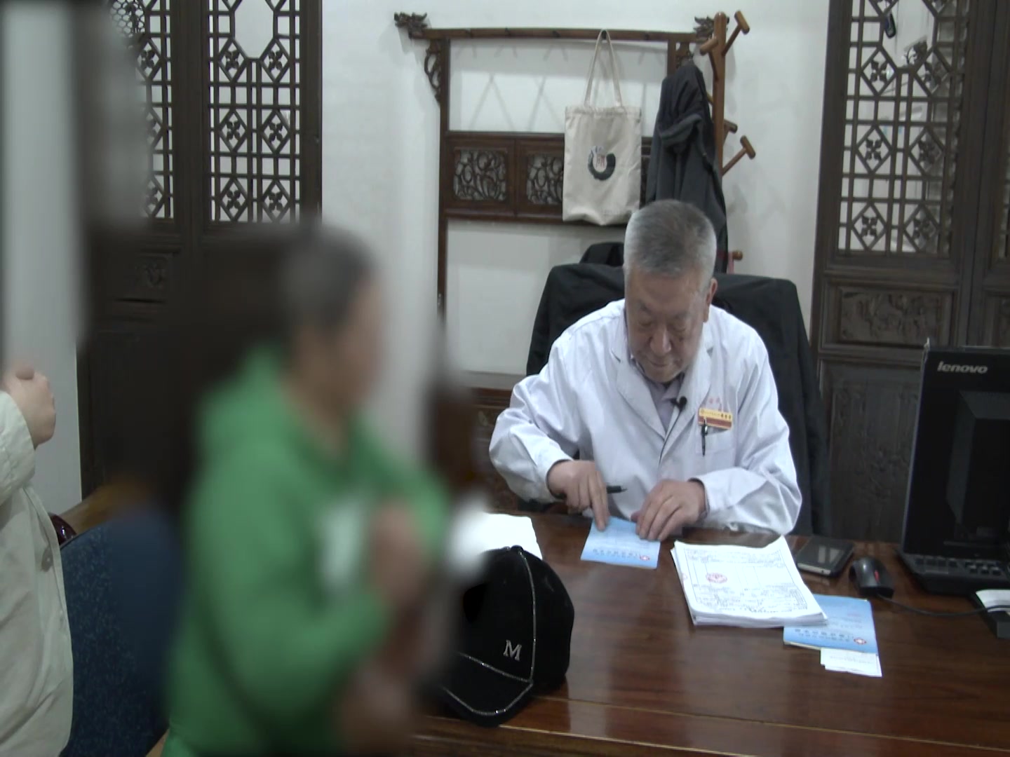 正气亏虚湿邪内蕴：60岁宫颈癌术后乏力腰酸的扶正化湿调理法