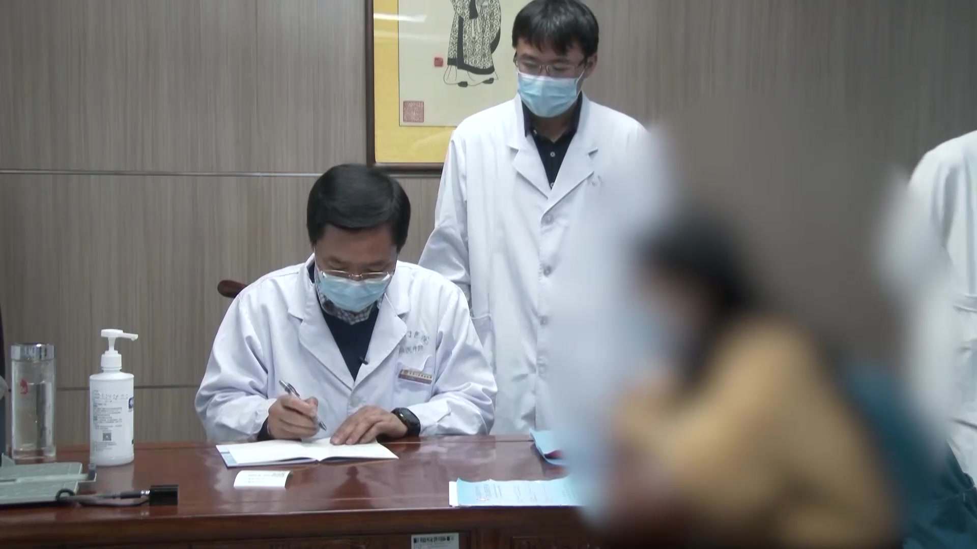 正虚邪恋：32岁慢性肾病女性反复感冒一月未愈的急则治标法