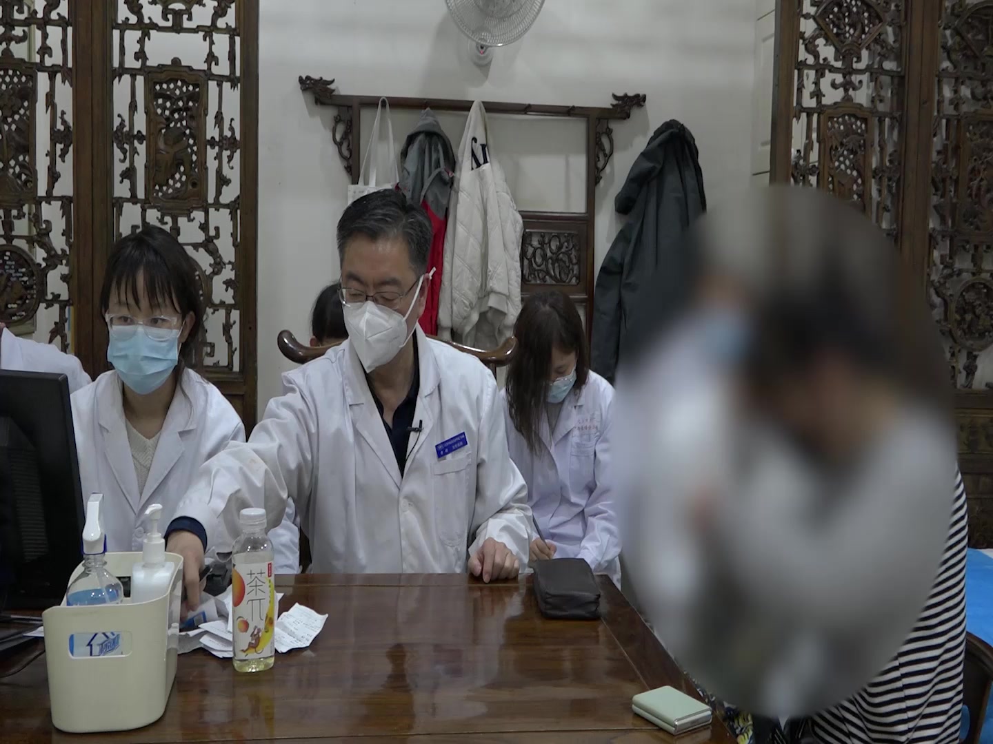 脾胃虚寒心阳不足：49岁女性阳康后胃痛汗出的温中安神法