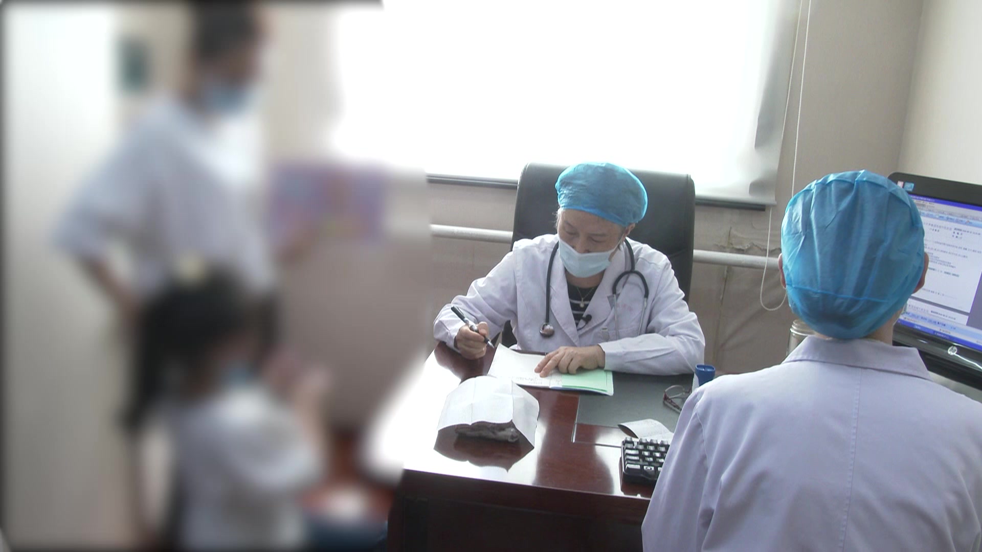 脾虚肝旺夹湿热：7岁抽动症患儿清肝化湿调方减药