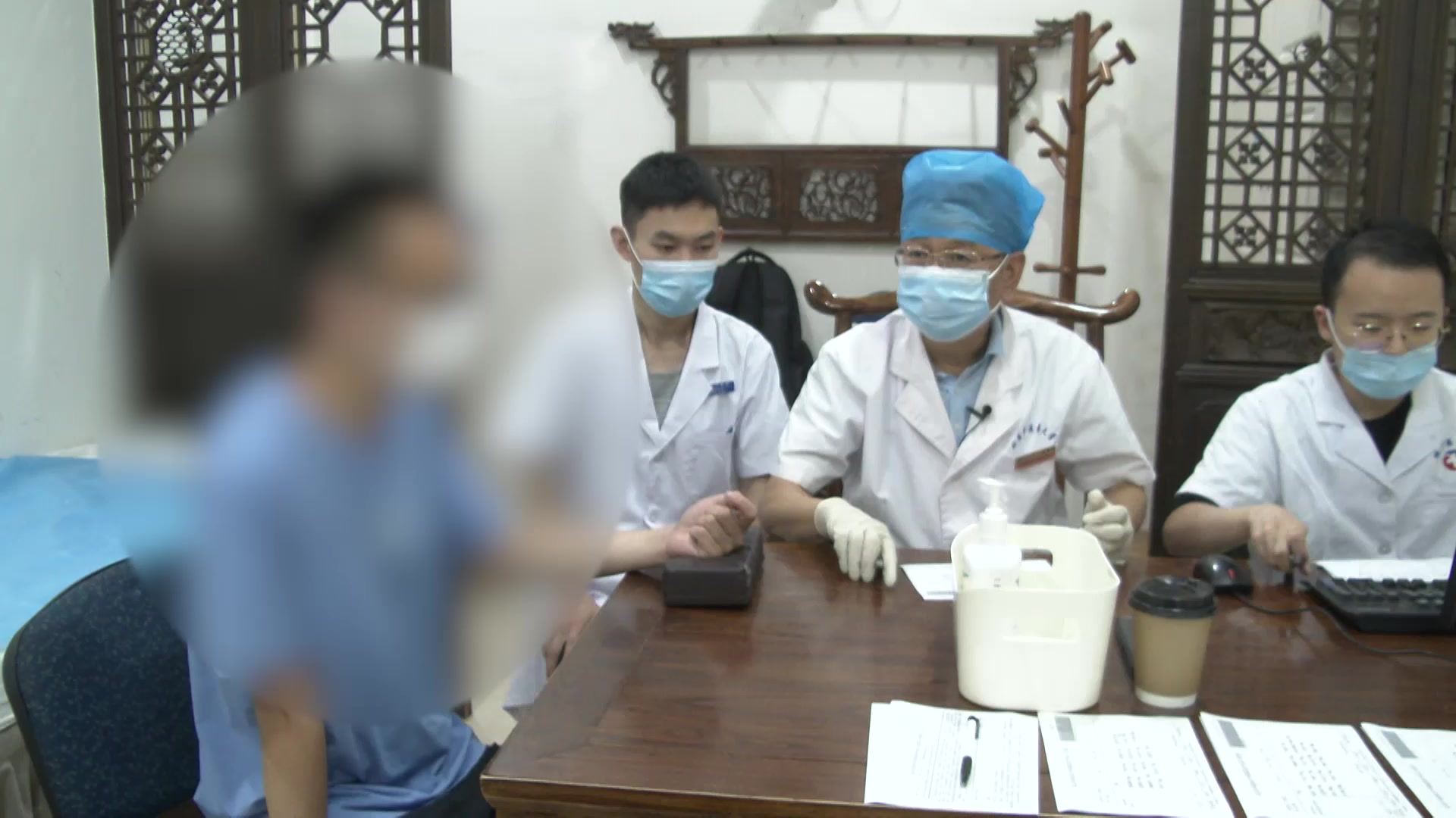 肝郁化火证：18岁郁病少年心神不宁的疏肝清热调方