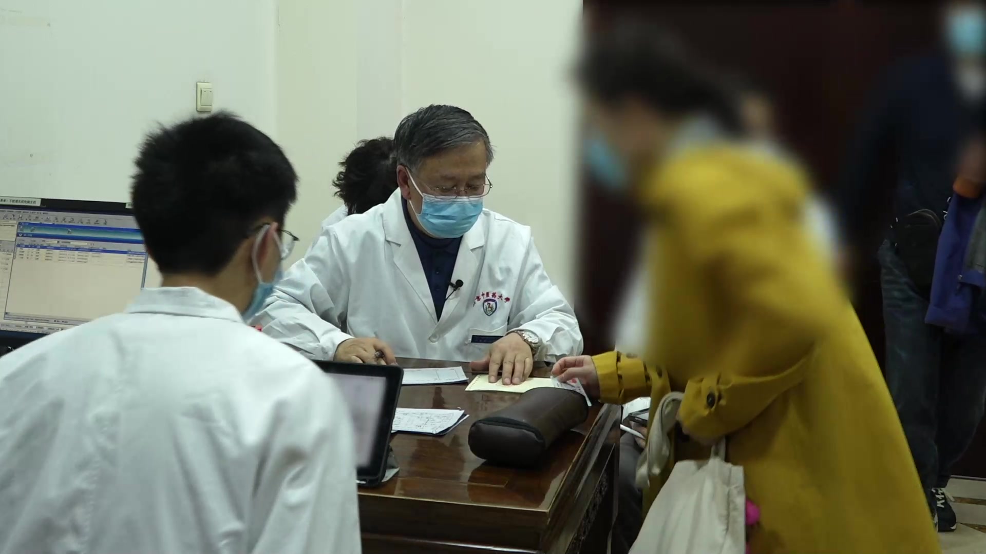 肝郁气滞痰热扰心：53岁女性频发室早伴焦虑的疏肝化痰养心法