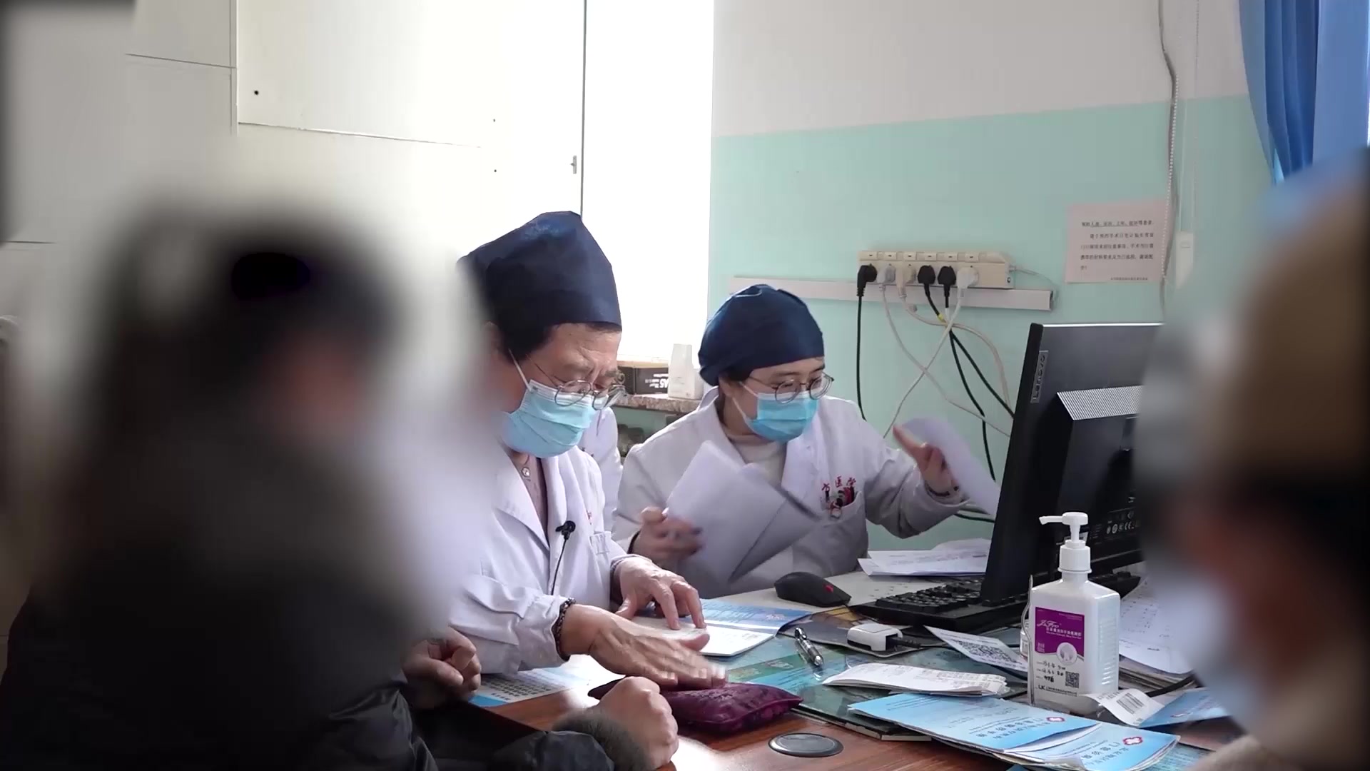肾虚血瘀：44岁女性月经先期伴胃寒的补肾健脾活血法